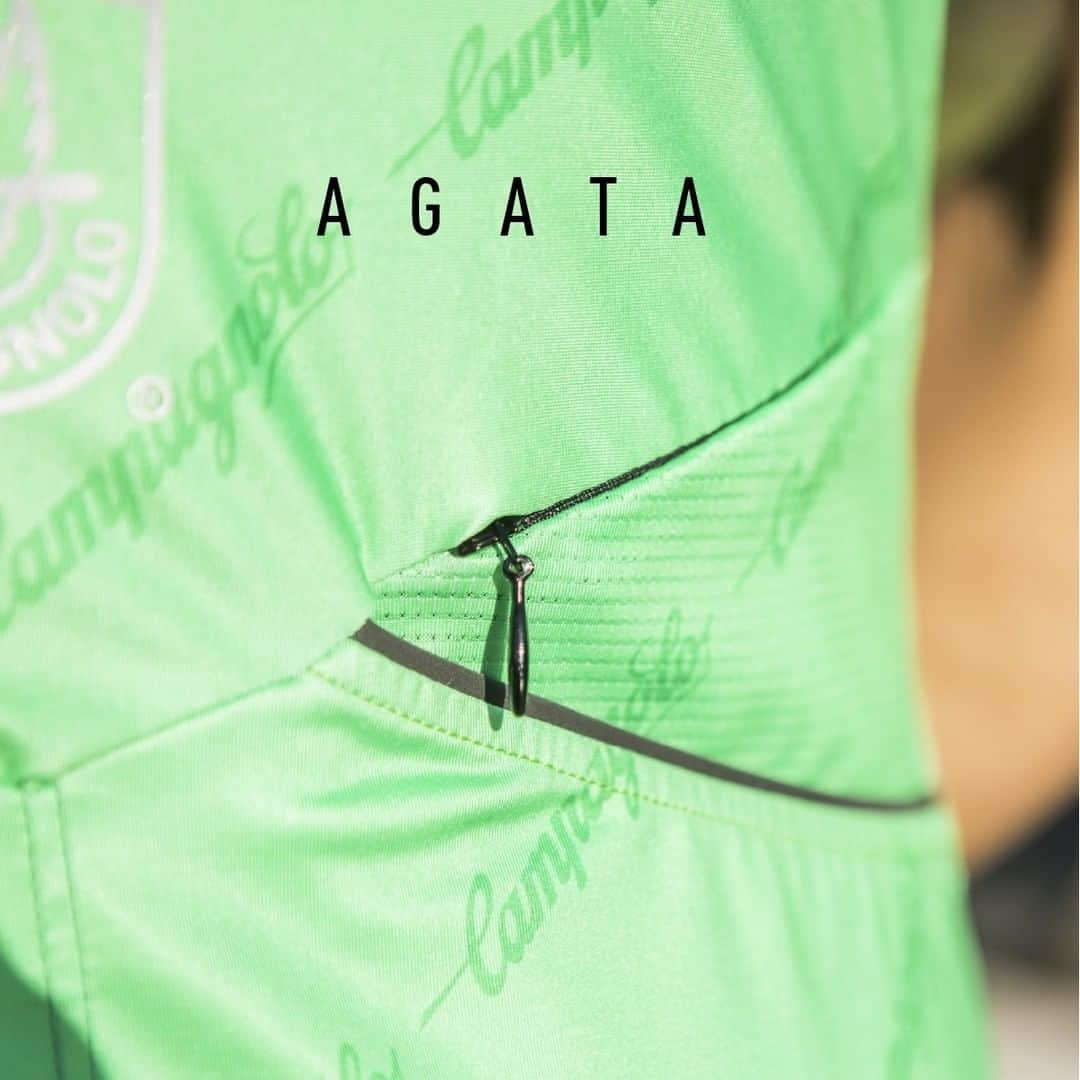 カンパニョーロさんのインスタグラム写真 - (カンパニョーロInstagram)「The Agata women’s race-ready summer jersey is made with bi-elastic fabrics in a design that combines style and performance. Idrogeno jersey’s cut is designed to deliver high performance and offers a compression fit that is kept securely in position by the silicone bands at the bottom. Enjoy the new Spring-Summer 2020 collection on our website.」6月25日 17時00分 - campagnolosrl