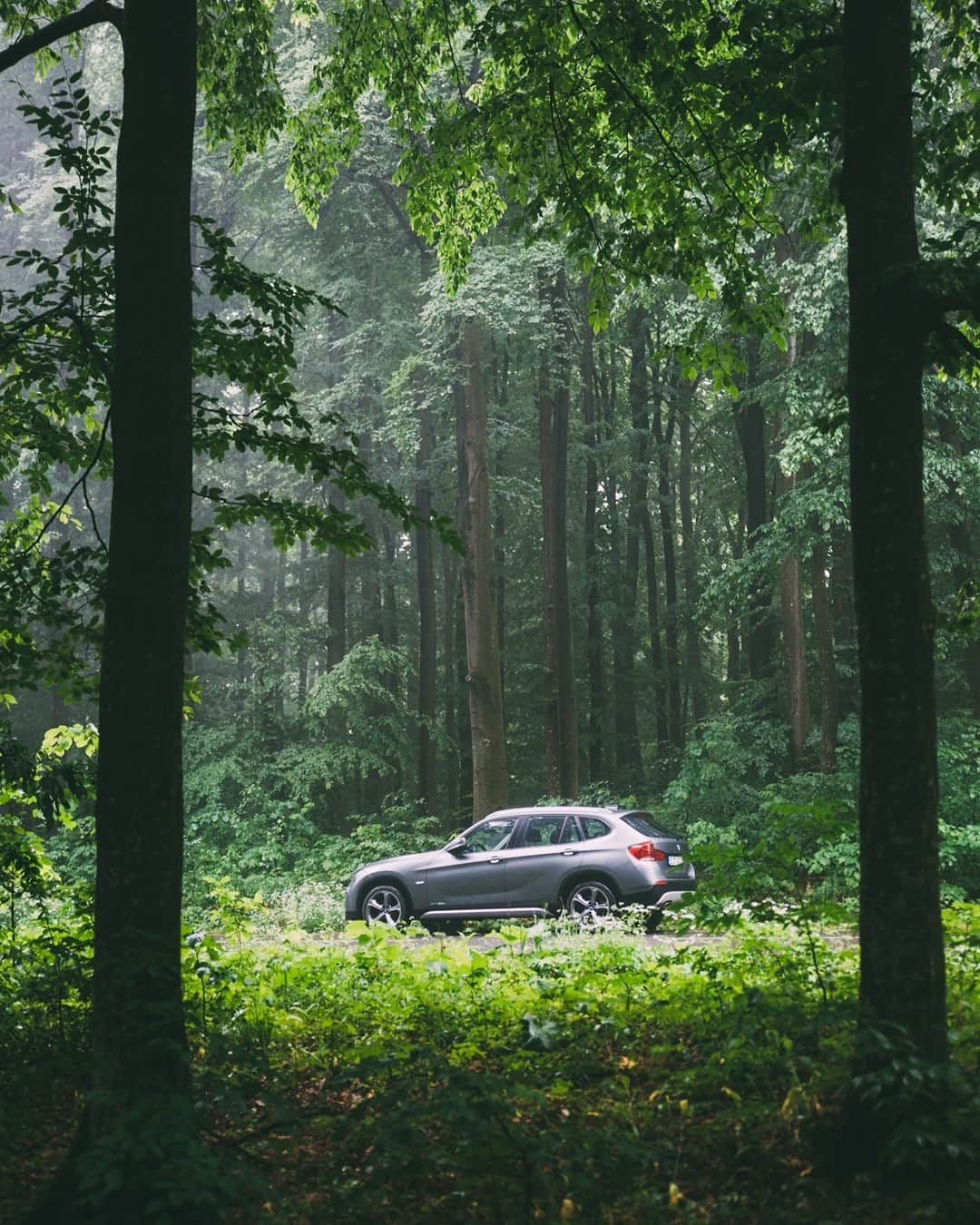 BMWのインスタグラム：「Completes every adventure. The first generation of the BMW X1. #BMW #X1 #BMWrepost @alexandrudrg」