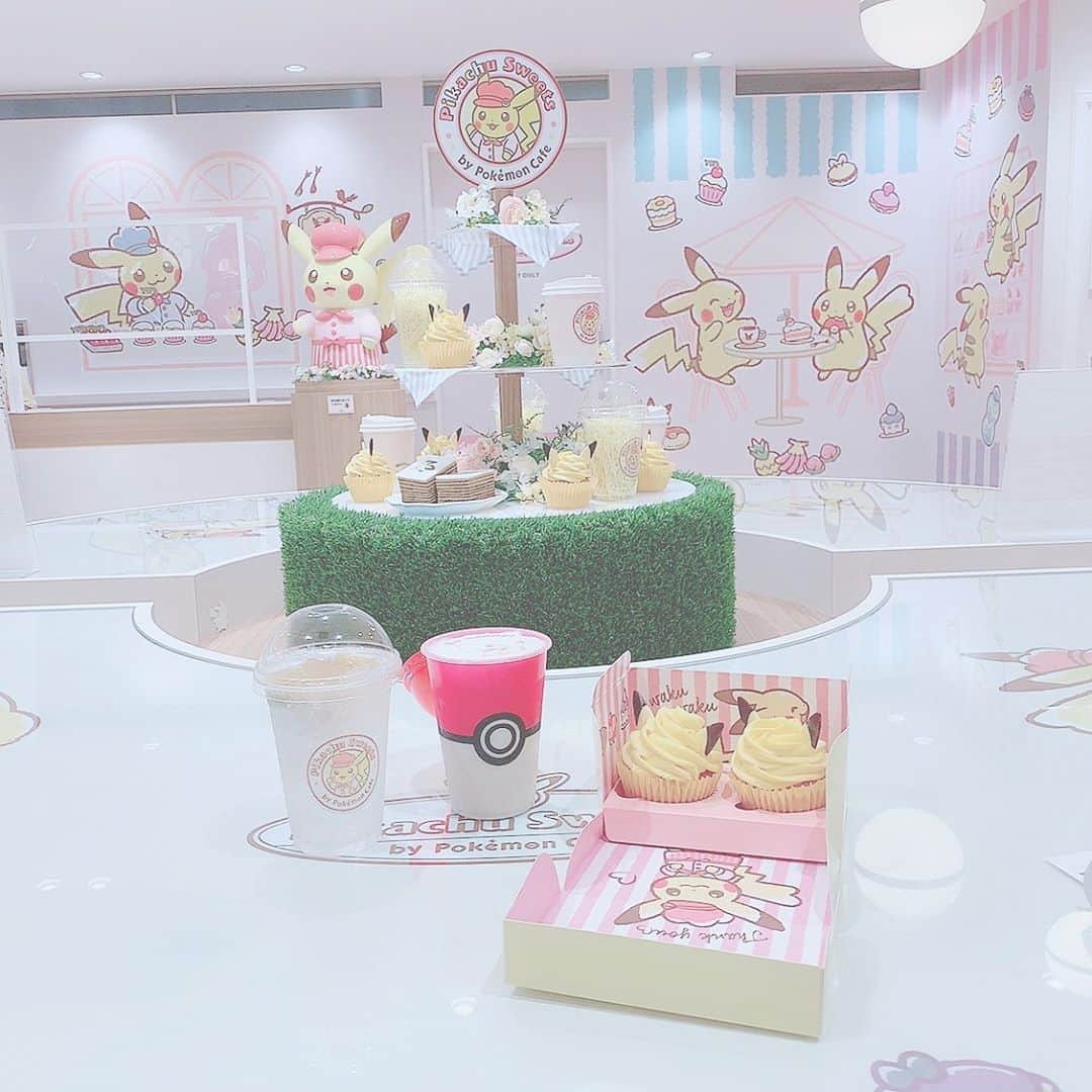 まきせれなのインスタグラム：「#pikachusweets ⚡︎⚡︎ #pokemon #tokyo  #pokemoncafe 🧁💓」