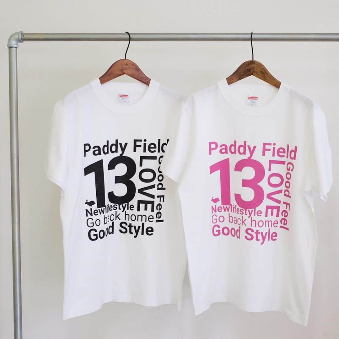 G.F.G.S.さんのインスタグラム写真 - (G.F.G.S.Instagram)「Paddy Field さま(@paddyfield_tagami )のTシャツを G.F.G.S. SIDE B works( @gfgs_side_b )でデザインをさせていただきました。  今回のPaddy Field T-shirts はパディーフィールド モデルハウス見学会にて販売となります。 モデルハウス見学会を事前にご予約いただいたお客様へはTシャツをプレゼント。 ぜひこの機会にご来場ください。  paddy feild モデルハウス見学会 6/27(土)、28(日)、29(月) 10:00〜17:00 会場  paddy feild CONCEPT HOUSE  新潟県南蒲原郡田上町大字上丙 1488-7  見学会ではコロナウイルス感染予防対策のご協力をお願いいたします。(手の消毒、手袋着用、マスク着用) 又、体調の悪い方はご遠慮願います。  詳しくはHPをご覧ください。 https://www.paddyfield.life  Paddy Field T-shirtsはG.F.G.S. Labでもご購入可能です。ご希望の方はお問い合わせください。 価格 ¥2500(+tax) . . .  #新潟  #niigata #田上町 #tagami #paddyfield #ダイワホームズ #gfgs  #暮らし #エシカル  #おうち時間 #家づくり #openhouse #コンセプトハウス #デザイン #注文住宅 #リノベーション #モデルハウス見学会」6月25日 17時19分 - gfgs