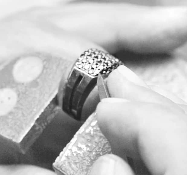 コアジュエルスさんのインスタグラム写真 - (コアジュエルスInstagram)「CRAFTMAN®︎COREJEWELS #corejewels #corejewelsharajuku  #jewelry #tokyo #japan #art #diamond #blackdiamond」6月25日 17時37分 - corejewels_lab