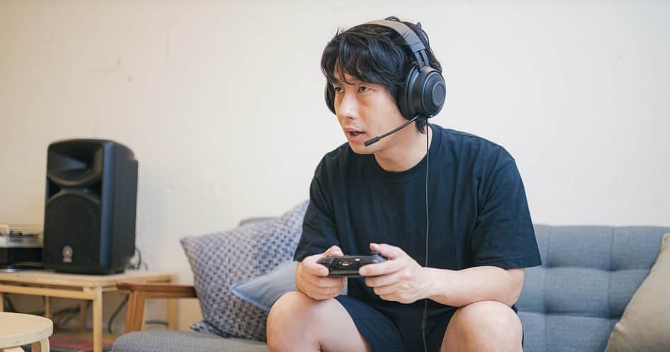大川竜弥さんのインスタグラム写真 - (大川竜弥Instagram)「「オンラインゲームをプレイする男性」のフリー素材です。 #razer #フリー素材」6月25日 17時48分 - ryumagazine