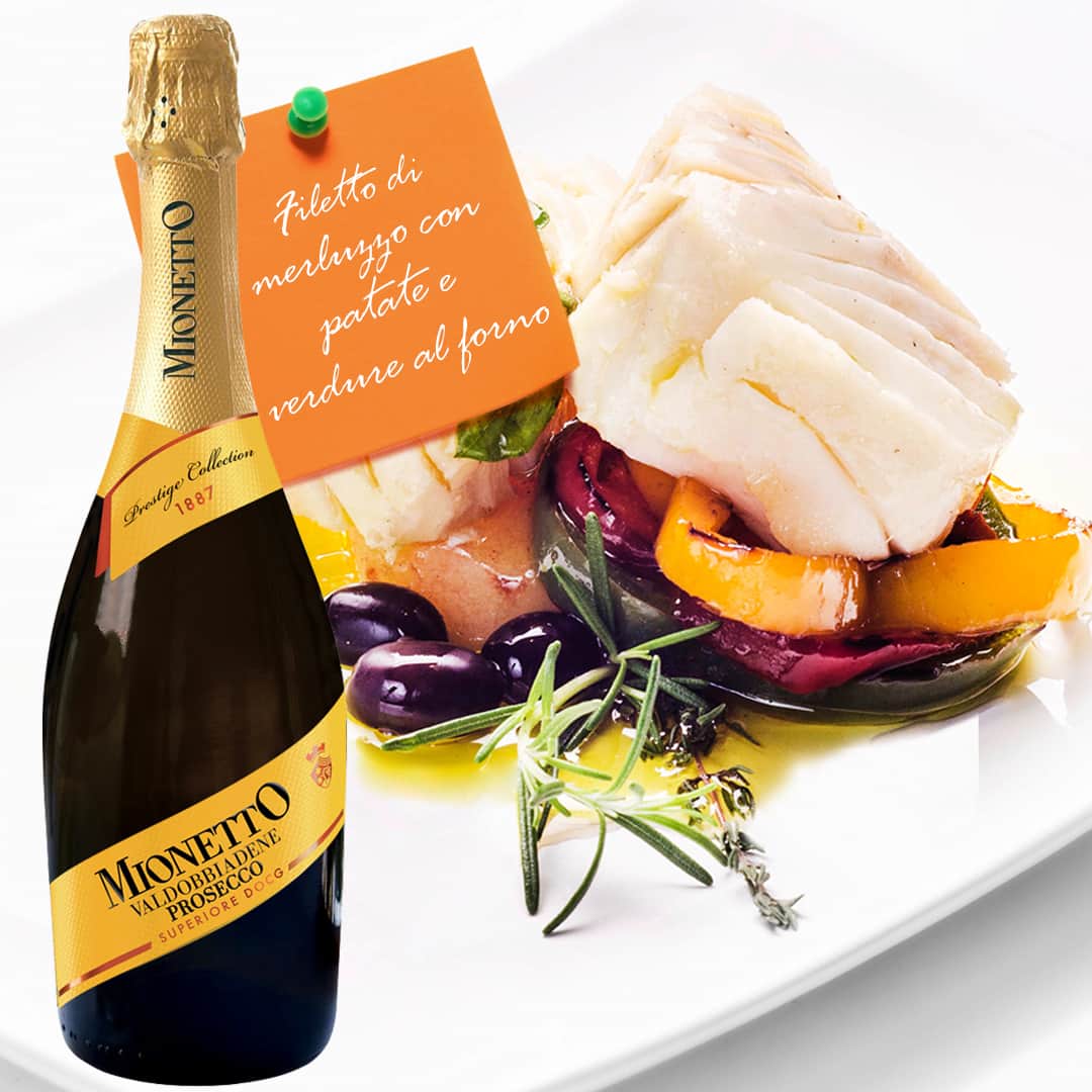 Mionetto Proseccoのインスタグラム：「Porta a tavola un po’ di colore con una ricetta perfetta per tutta la famiglia🍴🥣🥂⁣ INGREDIENTI (per 2 persone)⁣ ⁣ 2 filetti di merluzzo⁣ 3-4 patate⁣ 2 zucchine⁣ 1 peperone rosso⁣ 10 pomodori ciliegino⁣ olio, sale, prezzemolo q.b.⁣ 1-2 spicchi d’aglio⁣ PROCEDIMENTO⁣ Tagliate a tocchetti le patate, le zucchine, i peperoni e lessateli separatamente. Togliete la buccia ai pomodorini e tagliateli a metà.⁣ Su ogni filetto di merluzzo aggiungete un goccino d’olio, le verdure che avete lessato e uno spicchio d’aglio. Aggiustate di sale e pepe.⁣ Infornate per 12-15 minuti a 200 gradi.⁣ ⁣ #mionettoprosecco #mionettoinsieme⁣ ⁣ Bevi Mionetto responsabilmente」