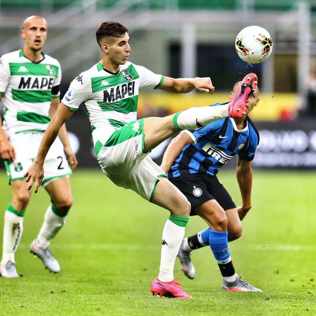 USサッスオーロ・カルチョさんのインスタグラム写真 - (USサッスオーロ・カルチョInstagram)「Buon giovedì neroverdi 💪🖤💚⠀⠀⠀⠀ ⠀⠀⠀⠀ #InterSassuolo #SerieATIM #SassuoloCalcio #Berardi #Magnani #Caputo #Muldur #Obiang #Chiriches #Neroverdi #StadioMeazza #ForzaSasol⠀⠀⠀⠀ ⠀⠀⠀⠀ Link agli highlights nella storia 📺」6月25日 18時39分 - sassuolocalcio