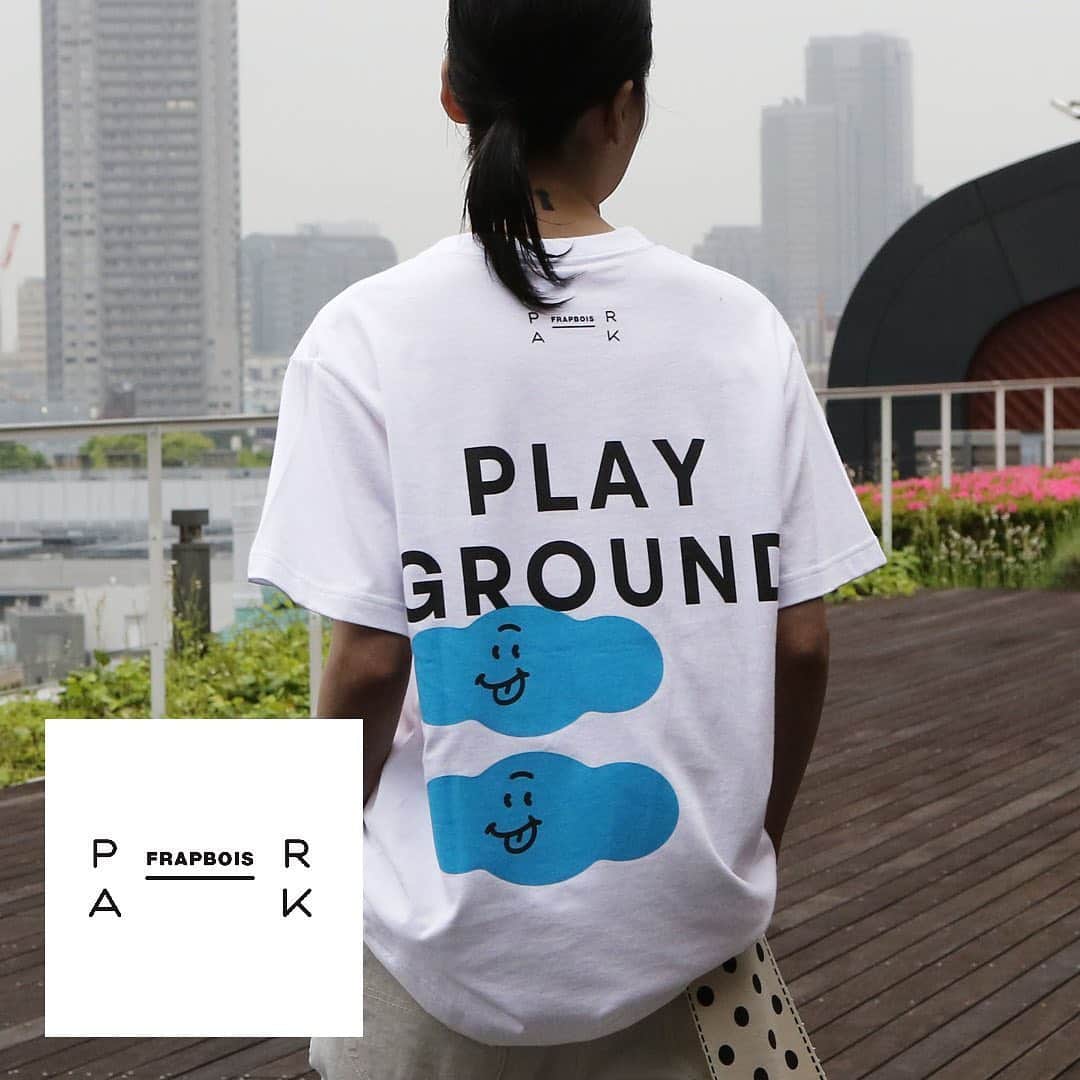 のインスタグラム：「〈FRAPBOIS PARK〉  FRAPBOISより、あたらしいコンセプトを掲げた新レーベルがデビューします。 : : コンセプトは、 ＜いろいろな人が集まるところ＞ はじめましてやそうじゃない人にも いろいろなスタイルに いろいろとプラスできる いろいろなアイテムをそろえました。 : : この新レーベル［PARK(パーク)］は、JOIN/ジョインをキーワードに、いろいろなクリエイターやアーティストなどを迎えてアイテムを製作。 : 第1弾の今回は、グラフィックデザイナー中村浩恵さんとジョイン。 : パークに咲く花、パークから見える雲、パークを照らす太陽をモチーフにしたキャラクターやジャングルジム・跳び箱・シーソーといった遊具をモチーフにしたグラフィカルなデザインを使ったTシャツやキャップ・トートバッグなどが登場します。 : : 中村浩恵（なかむらひろえ） グラフィックデザイナー。 武蔵野美術大学空間演出デザイン学科中退後、2007年から2013年まで株式会社ナカムラグラフに在籍。 2013年に独立し、アパレルブランドのカタログ、ムック本、書籍など紙媒体を中心にディレクション、デザインを手がける。 : : 発売日：‪2020年7月3日（金）‬ お取り扱い：FRAPBOIS直営各店舗 / BIGI ONLINE STORE / ZOZOTOWN 等  #frapbois #フラボア #frapboispark #フラボアパーク #newlabel #ニューレーベル #新レーベル #join #ジョイン #hiroenakamura #中村浩恵 #graphicdesign #グラフィックデザイン #tshirt #tシャツ #graphictshirt #グラフィックtシャツ #genderless #ジェンダーレス #tokyo #japan」