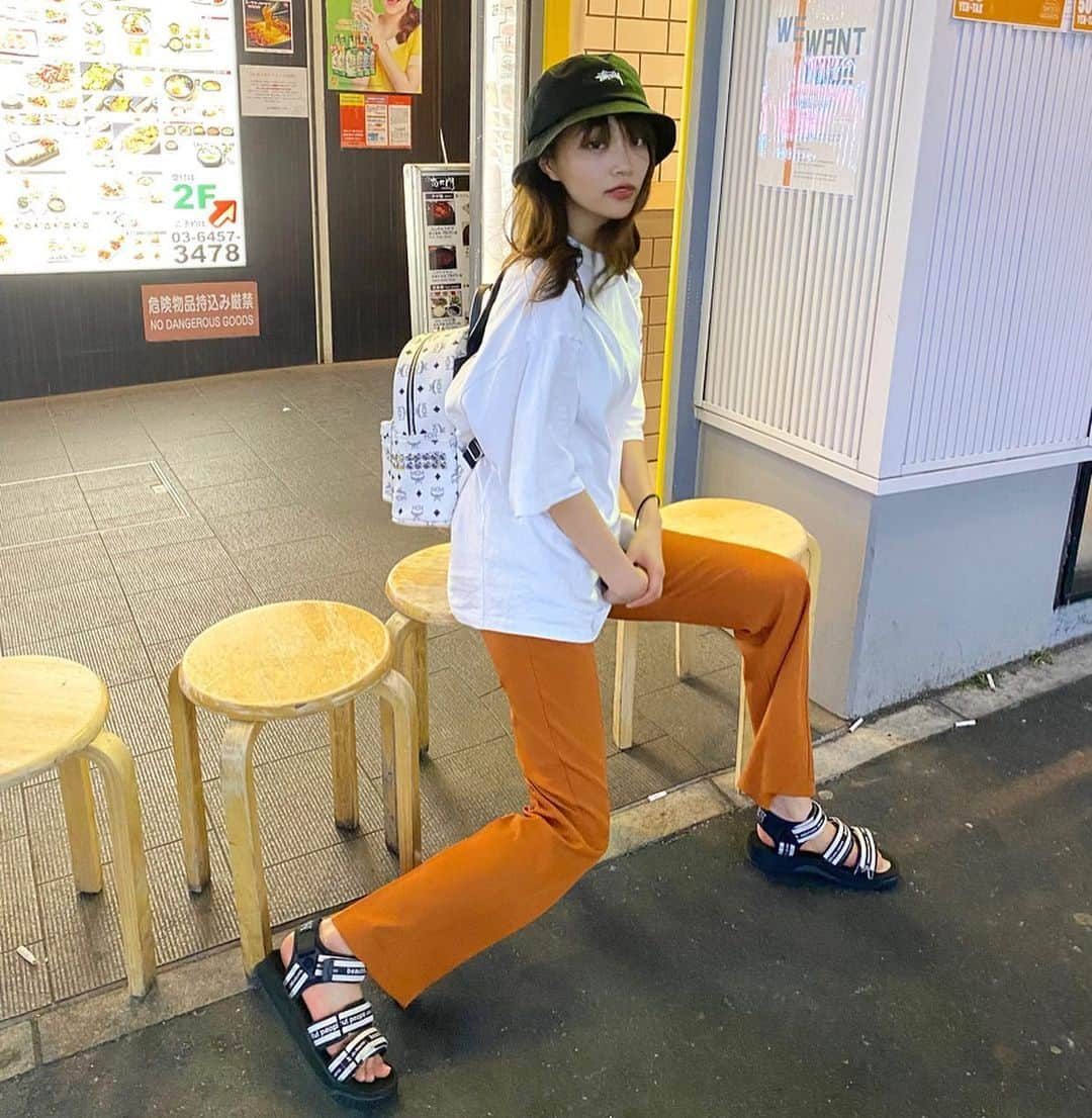 藤野結衣さんのインスタグラム写真 - (藤野結衣Instagram)「こうゆう服装もたまにはありですか🙋‍♀️🙋‍♀️ . 私服は結構オールジャンル着る派です😋❤︎ . . . . . . #fashion #code #ストリートファッション #ストリート系女子 #ストリートコーデ #韓国ファッション #韓国 #バケットハット #バケハ女子 #whoswhogallery #mcm #beautifulpeople #ステューシー #stussy #ファッションコーデ」6月25日 19時06分 - yui_fujino