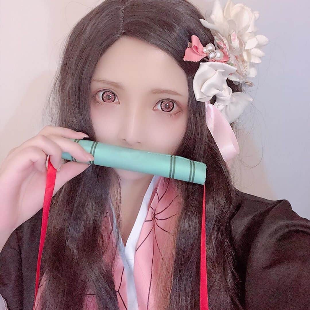咲本弥生のインスタグラム：「コスプレライバーです🙌🏻 鬼殺隊のコスプレは暑い😵  #鬼滅の刃　#鬼滅の刃コスプレ　#禰豆子 #禰豆子コスプレ #善逸  #善逸コスプレ」