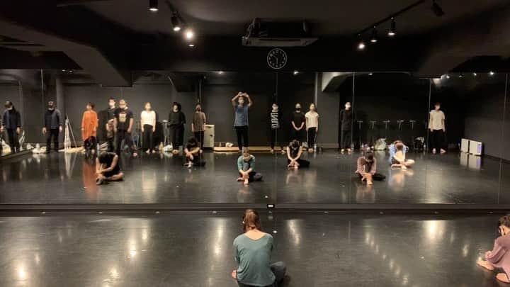 黒須洋壬のインスタグラム：「黒須洋嗣 JAZZ CLASS 2020.June.25th @danceworks_jpn  @xross #iftheworldwasending  #jpsaxeftjuliamichaels  #dance  #jazzdance  #mask #tokyo #japan」