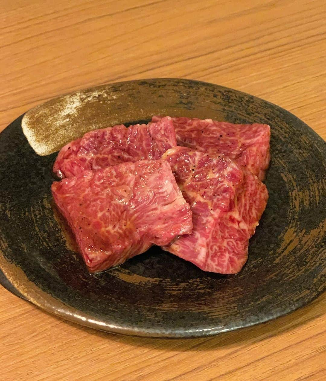 越馬千春さんのインスタグラム写真 - (越馬千春Instagram)「. 父の日のご飯で焼肉矢澤へ🥓✨ 主人もご満悦👨❤️ . . 2人とも黄色でハチみたい🙆‍♀️🐝💛 . #父の日#焼肉#焼肉矢澤#矢澤 #リンクコーデ#息子とリンクコーデ#イエローリンクコーデ #イエロー#yellow #1歳男の子#男の子ママ#ベイビー#赤ちゃん#babyboy#赤ちゃんのいる生活 #焼肉_千春メモ」6月25日 19時42分 - chiharukoshiba