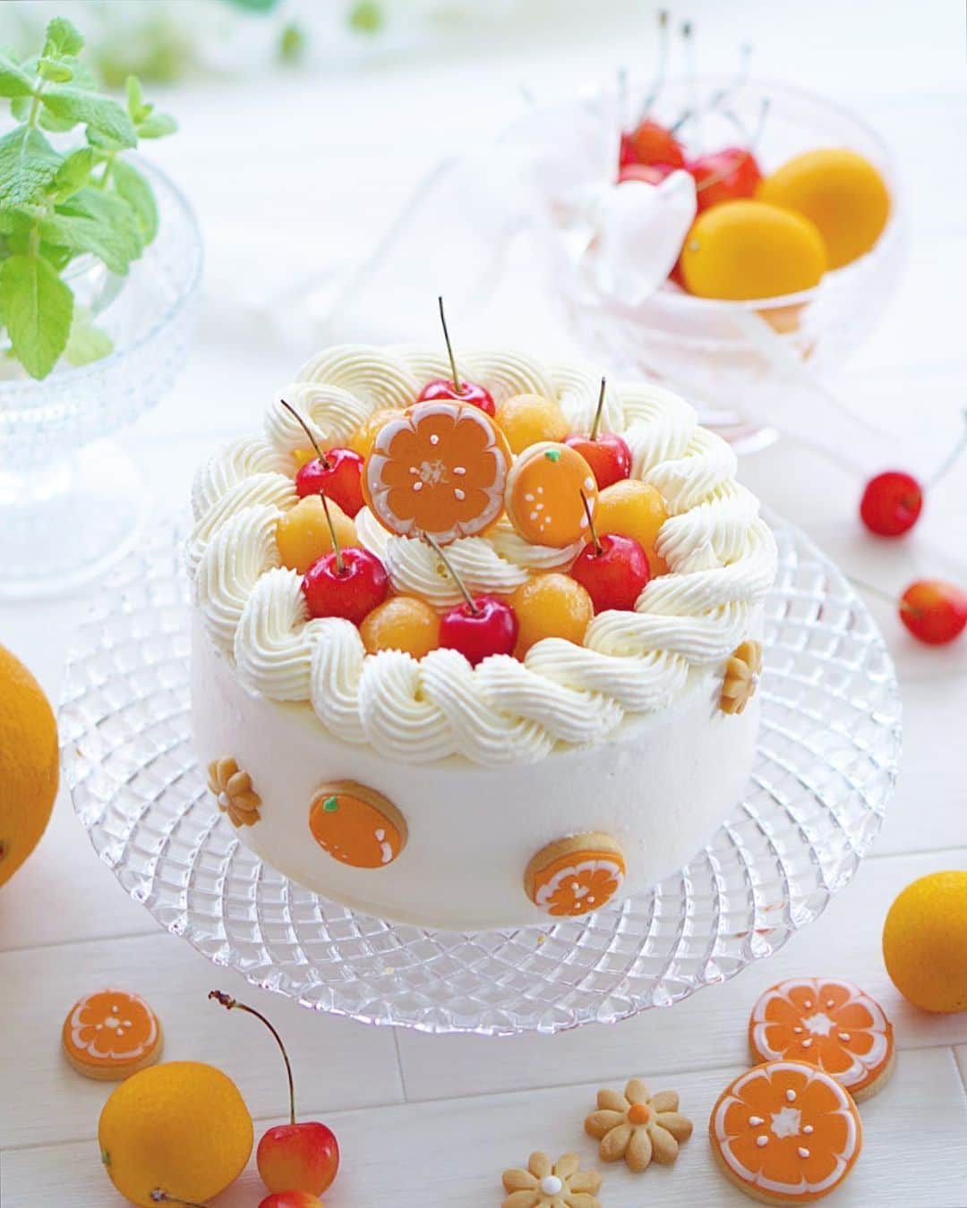 Puruberryさんのインスタグラム写真 Puruberryinstagram バースデーケーキ 6 25 Postが遅くなりました 少し前に頂いたオーダーケーキ オレンジ色使うと夏っぽくて可愛い 今日は何ヶ月ぶり ほんと久々の とっても楽しいお出掛けを