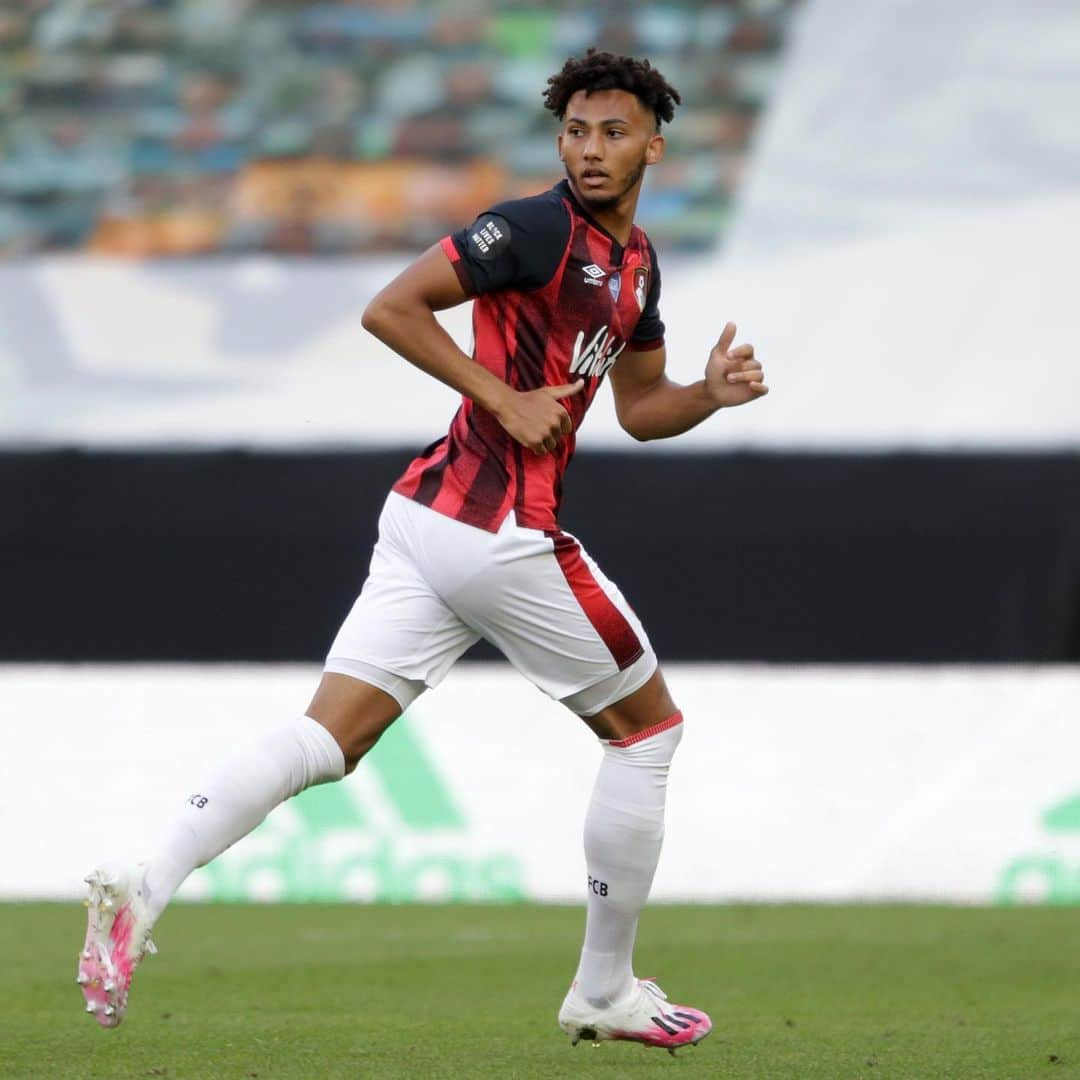 AFCボーンマスさんのインスタグラム写真 - (AFCボーンマスInstagram)「Despite the result, a landmark evening for Lloyd Kelly 👏. Our defender has endured an injury-hit campaign but has battled back to make his Premier League debut. #afcb🍒」6月25日 19時49分 - afcb