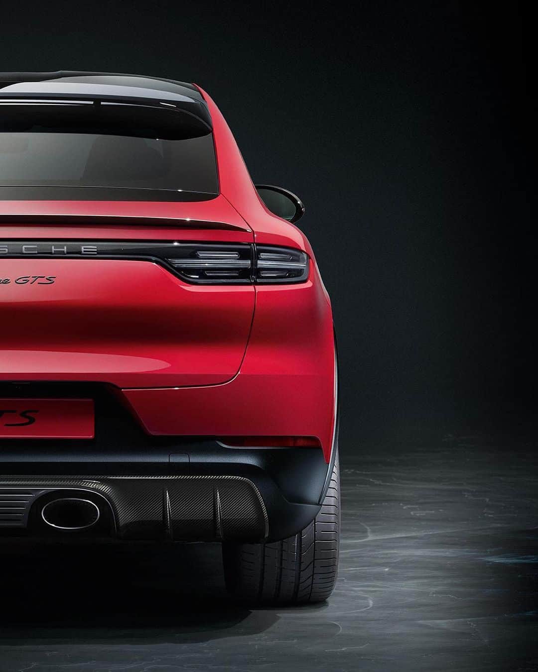 Porscheさんのインスタグラム写真 - (PorscheInstagram)「So evocative, you can almost hear it. With the lightweight package's sports exhaust system, including central tailpipes in black, listening intently has never been so captivating.  #MoreOfWhatYouLove #Porsche #Cayenne  __ Cayenne GTS Coupé: Fuel consumption combined: 11,4- 11,2l/100km; CO2 emissions combined: 260-256g/km」6月25日 19時57分 - porsche