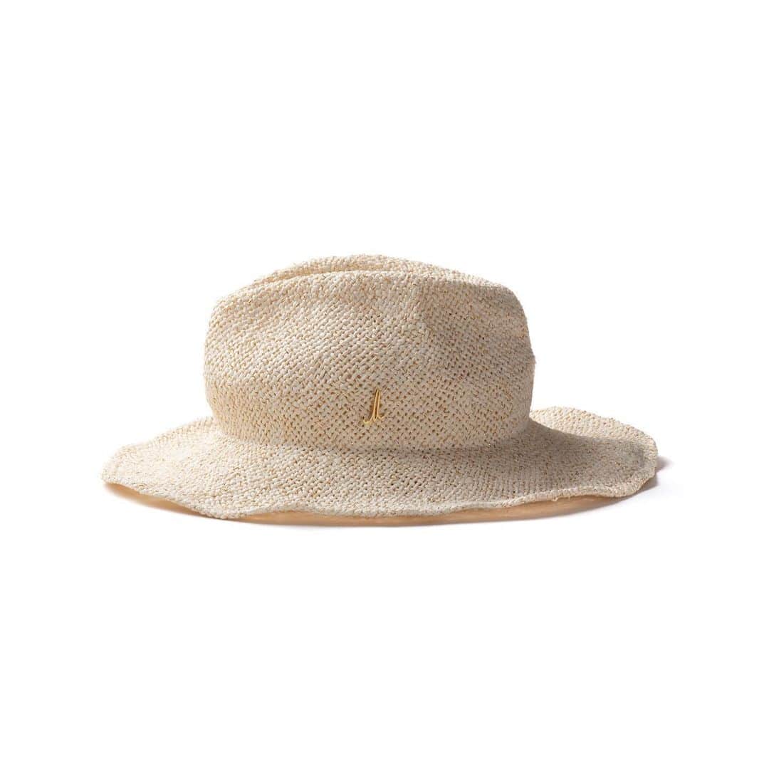 ミュールバウアーさんのインスタグラム写真 - (ミュールバウアーInstagram)「Mühlbauer | SPRING SUMMER 2020 and the #glitter continues with ART ALESSIO. Golden Lurex fibres woven into spagat gives you the extra sparkle. #muhlbauer #handmade #hats」6月25日 20時04分 - muehlbauer_hats