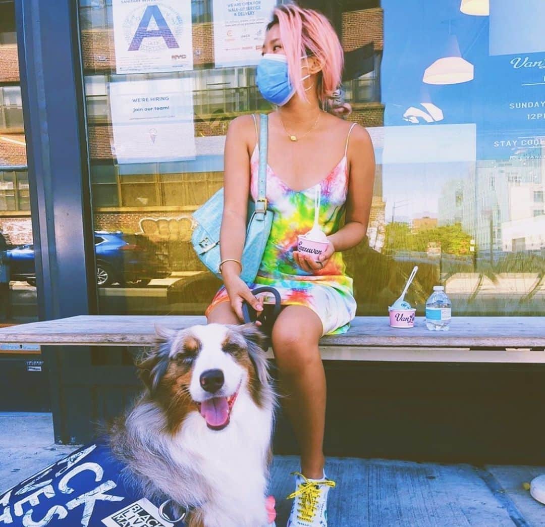 ダニジョーのインスタグラム：「SO. MUCH. YES. 🌈🍦😷 @klly_trn showing us how it’s done in the Mini 🍭 #dannijogirls」