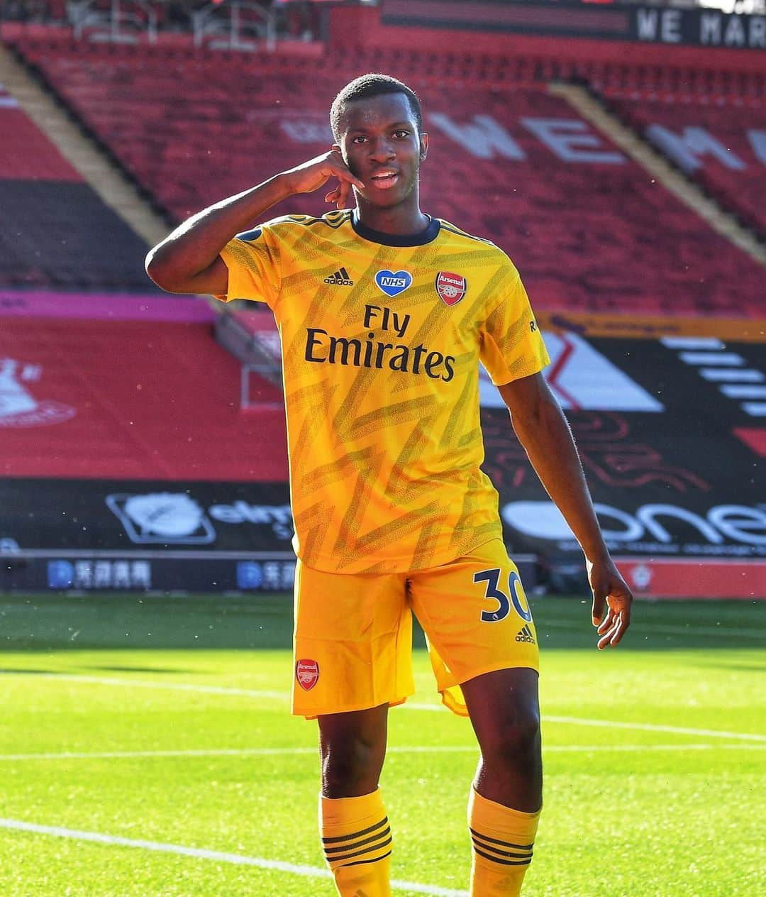 アーセナルFCさんのインスタグラム写真 - (アーセナルFCInstagram)「📞 Calling @eddienketiah... 📞 ⁣ ⁣ #Arsenal #ComeOnYouGunners #COYG #WeAreTheArsenal #AFC」6月26日 6時53分 - arsenal