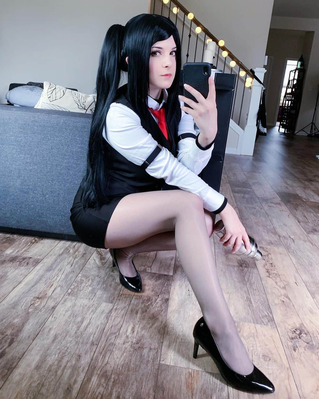 Tessaさんのインスタグラム写真 - (TessaInstagram)「Time to mix drinks and change lives.🍸🚬 Thought I’d finally share some Jill Stingray selfies! I absolutely LOVE being her and had a blast streaming as her last week!🥰 Wig and ponytail clips from @kasouwigs 🖤 Thank you to Derek for getting so many pieces of this outfit off my wishlist! - - - #jillstingray #jillstingraycosplay #va11halla #va11hallacosplay #cosplayersofinstagram」6月26日 6時53分 - hiso.neko