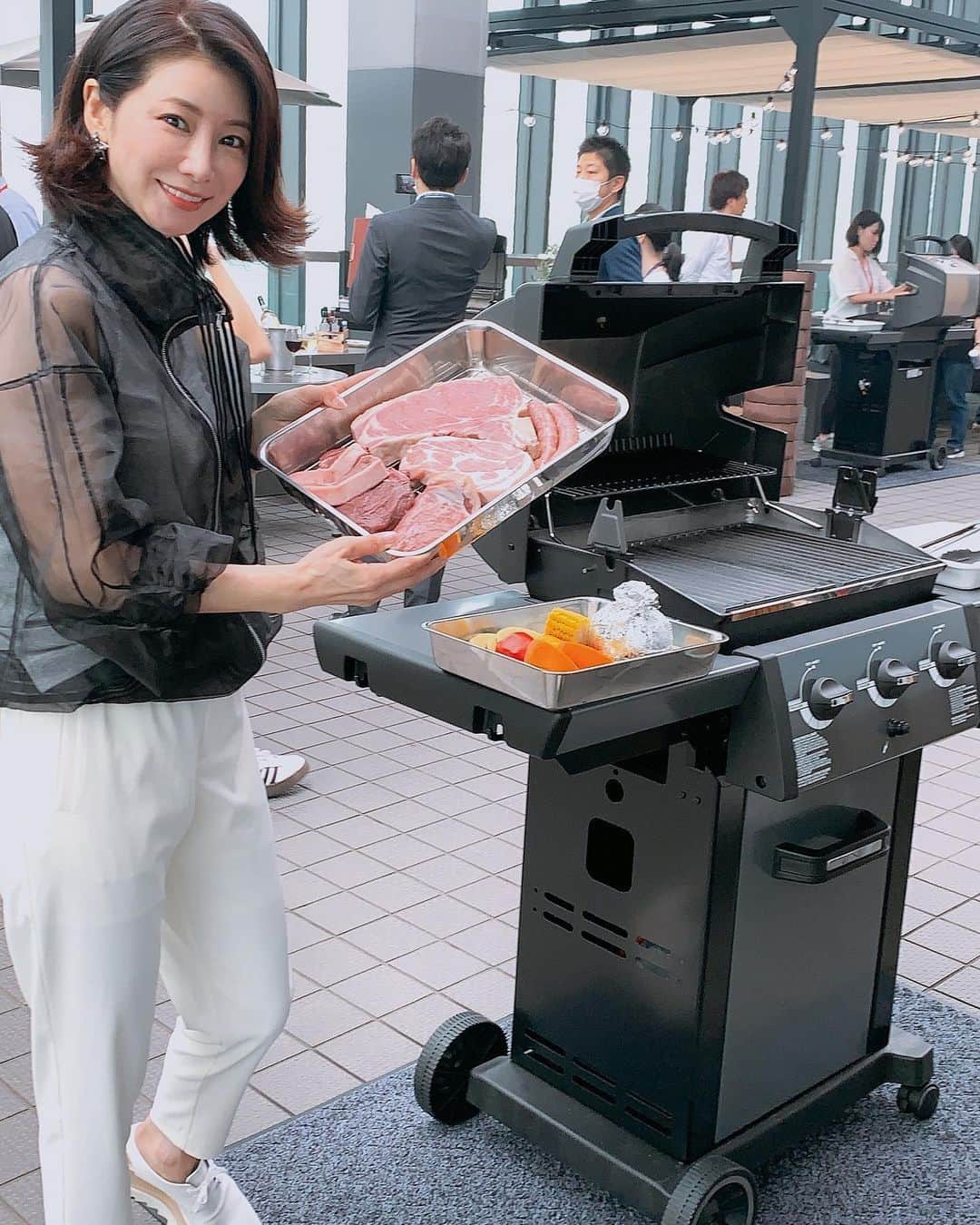 水谷雅子さんのインスタグラム写真 - (水谷雅子Instagram)「名古屋駅直結のミッドランドスクエア44階屋外展望台に﻿ BBQ「CAＲVINO」2020年7月1日オープン！﻿ 一足お先になおちゃんと行ってきました！🍺﻿ 久しぶりのBBQでテンション上がります😉❤️﻿ 色々な種類のお肉があってよく熟成されています。﻿ なので鴨のお肉でも匂いもなく美味しくいただけました😋❤️﻿ お天気も良ければ夜景も最高に綺麗でしょうね🌃﻿✨✨✨ #carvino #名古屋 #nagoya #イタリアンBBQ #BBQ #屋上BBQ　#熟成肉 #ミッドランドスクエア #midlandsquare #スカイプロムナード #skypromenade #夜景 #ビアガーデン #換気良好 #水谷雅子#水谷雅子beautybook50の私  @naoko2.28 ﻿ ﻿ ﻿」6月25日 22時19分 - mizutanimasako