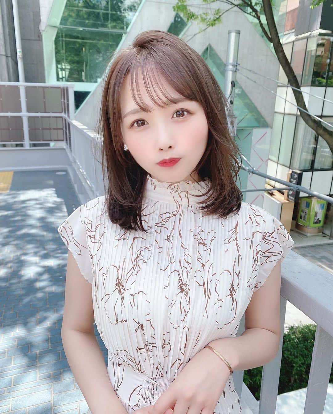 のインスタグラム：「. . 髪の毛暗くして、量も少なく してもらってきたよ(*´ω｀*)💕 涼しげになった☺️🍃 . @kyohei_konishi さん ありがとうございました✨✨ . . . 👗ワンピース　@snidel_official . . . . #私服 #私服コーデ #coordinate #コーディネート #snidel #スナイデル #表参道 #表参道散歩 #love」