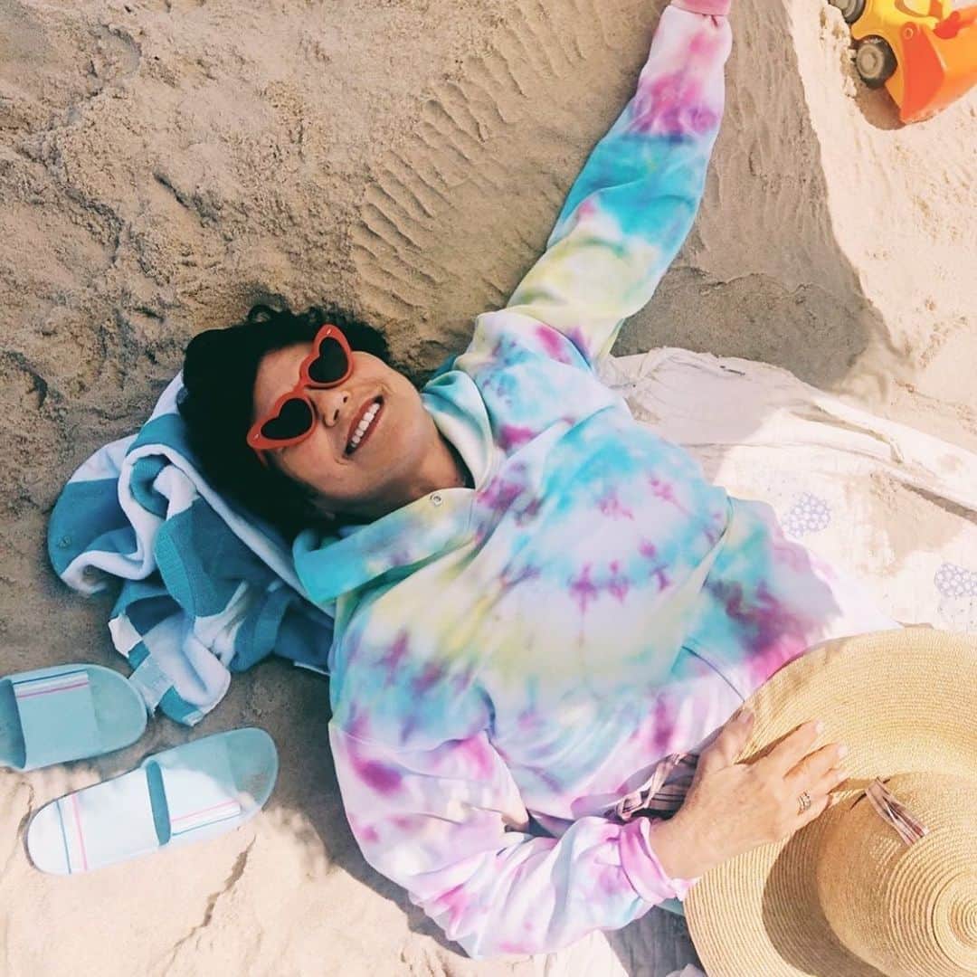ダニジョーのインスタグラム：「MOM 💕 always bringing the 🌈」