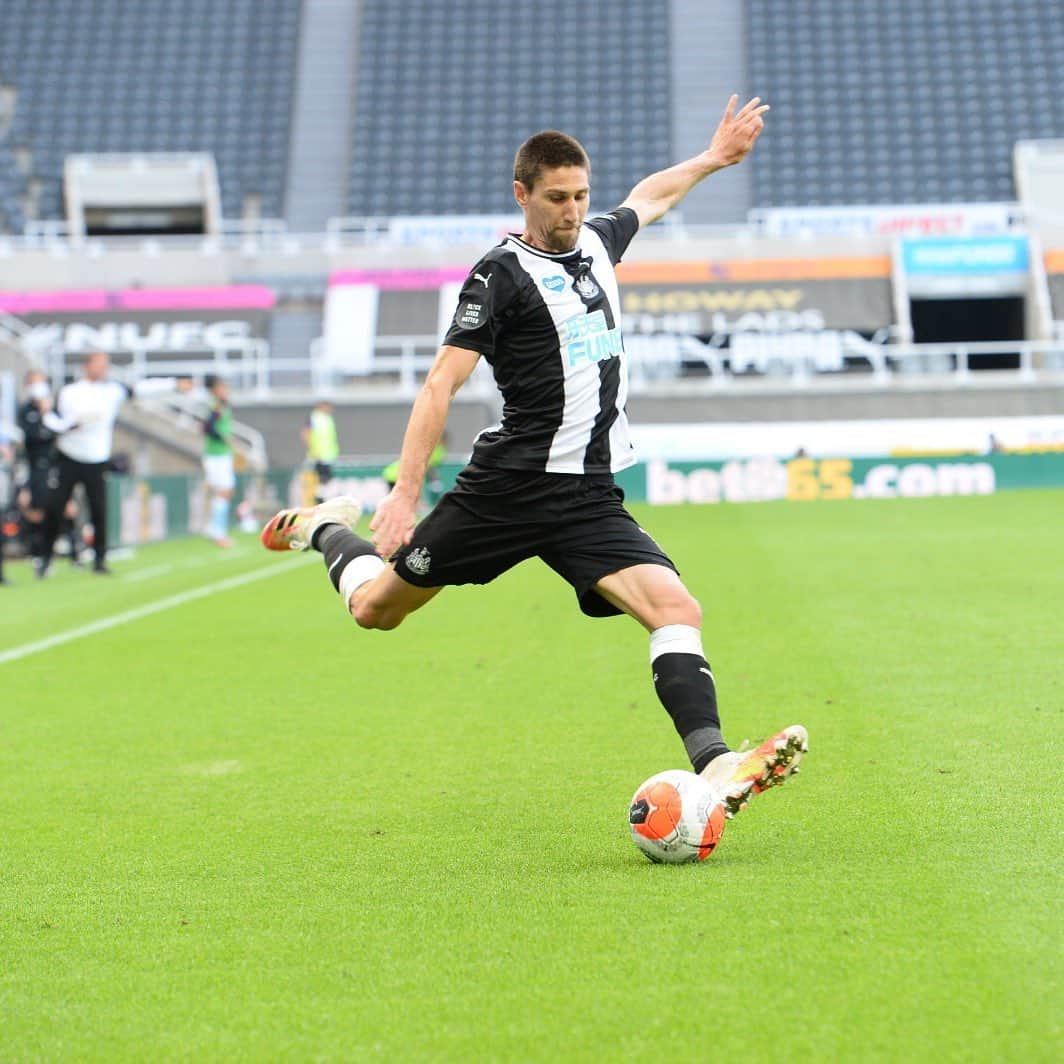 フェデリコ・フェルナンデスのインスタグラム：「⚫️⚪️」
