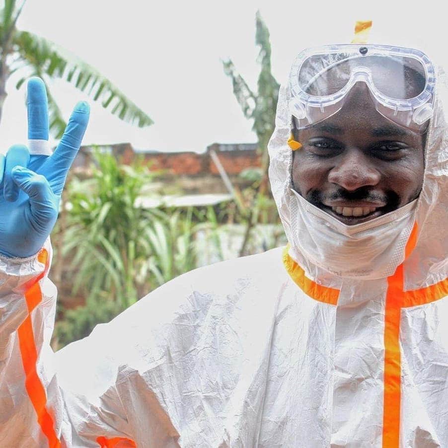 unicefさんのインスタグラム写真 - (unicefInstagram)「The DR Congo has officially declared an end to its 10th #Ebola outbreak in the east of the country.⠀ ⠀ Like the battle against #COVID19, the battle against Ebola is a team effort of epic proportions. Since the start of the crisis, there have been over 3,400 cases of Ebola in eastern DR Congo. Today, there are none. ⠀ ⠀ As we celebrate, we take time to thank the health heroes, the doctors, nurses and nutritionists, who cared for patients with compassion behind the masks, protective suits and plastic screens. Despite the danger posed by both disease and conflict, they pressed on each day determined to save lives. ⠀ ⠀ We thank the survivors, many of whom used their immunity to return behind the protective screens of the Ebola Treatment Centres and care for children with such dedication. ⠀ ⠀ We thank the ‘lullabies’, also made up of survivors, who helped give support and protection to children orphaned and temporarily separated from parents being treated for Ebola. ⠀ ⠀ We thank the child protection specialists, psychologists and teachers who helped children move on from Ebola and reintegrate into schools and communities, despite the horror and loss, making sure that a brighter future is possible.⠀ ⠀ We thank the decontamination teams, who climbed into hot, stuffy suits on a daily basis to help disinfect hundreds of health facilities, households, public places and schools, to make them safe again. ⠀ ⠀ We thank the community leaders and health workers who helped spread lifesaving information to millions of people across the region through radios, churches, mosques, airports, markets, meetings and door-to-door visits. ⠀ ⠀ And we thank YOU! Our supporters who gave so generously to support the Ebola response - and continue to help us face the menace of other dangerous diseases. And to our partners at the DR Congo Ministry of Health, @who and countless others who stood with us shoulder to shoulder. Our response against Ebola continues with the latest outbreak in western DR Congo. Together, we will overcome Ebola in DR Congo. Together, we can overcome the next great challenge of disease wherever children need our help. ⠀ ⠀ @unicefrdcongo」6月25日 23時19分 - unicef