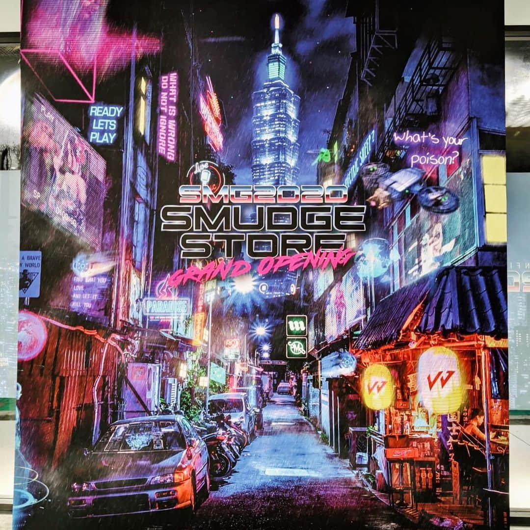 林俊傑さんのインスタグラム写真 - (林俊傑Instagram)「SMUDGEstore Taipei is officially open for business! @smglife_official  Kudos to the entire team for working so hard, and thanks to the friends and family who came out last night!  Welcome to SMG2020 CYBERPUNK.  與團隊努力了這段時間，終於正式開幕了！ 感謝所有一起來共襄盛舉的親朋好友們！ 歡迎大家來到「賽博龐克」！ #grandopening  #smudgestoretaipei  #smudgestoreshanghai  #smg2020 #smglife #stillmovingundergunfire #miraclecoffee東區  #smgxmiraclecoffee」6月25日 23時42分 - jjlin