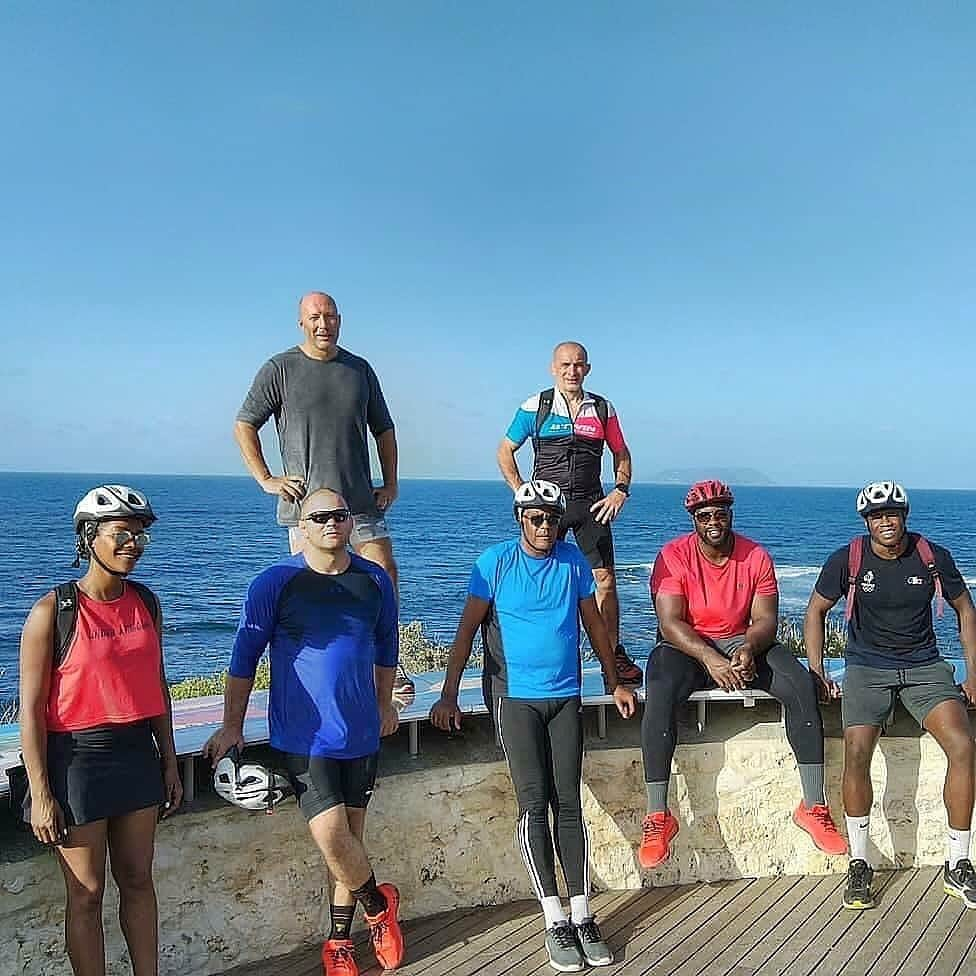 テディ・リネールさんのインスタグラム写真 - (テディ・リネールInstagram)「Que des maillots jaunes dans ma team 🟡🚵🏾‍♂️ . . .  #velo #ride #teamwork #family #guadeloupe」6月25日 23時39分 - teddyriner