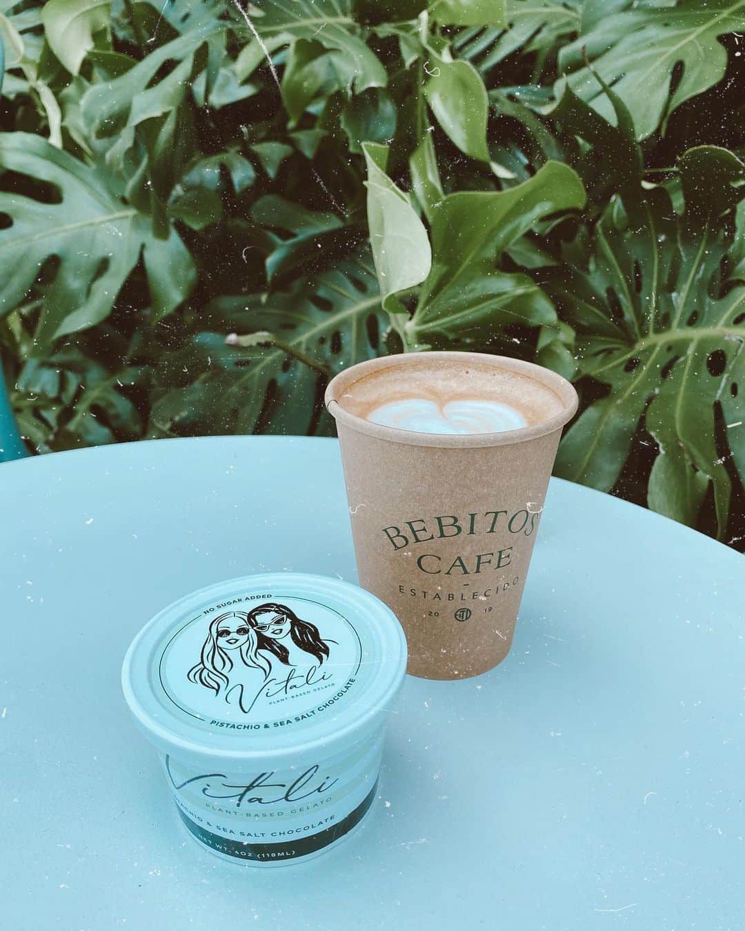 ヴィタ・シドルキナのインスタグラム：「Perfect summer snack!💚Almond milk cappuccino and pistachio vegan gelato👌🏻 @vitaliforlife now available on Uber eats and Grab Hub on @bebitoscafe menu👍🏻 #miamibeach #miami #vitaliforlife #bebitoscafe #miamivegans」