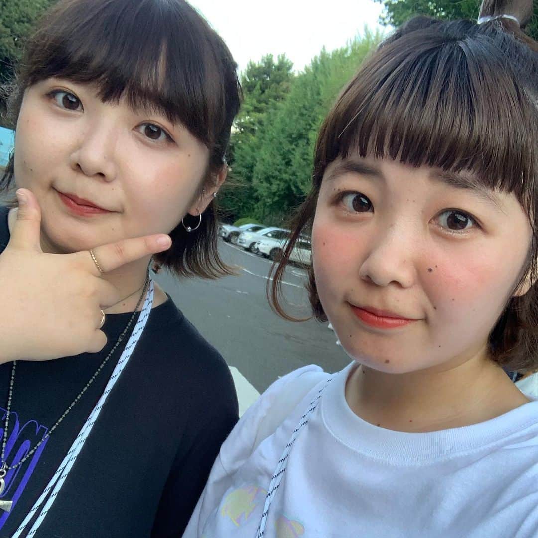 HONOKAのインスタグラム：「.〻  がーん、、、、、、、、、、さっきの投稿間違えて消しちゃったよ…悲しい…もう一度🥺  わたしの双子の姉妹、のんちゃんがインスタをはじめました〜〜(個人的にとても嬉しい)  まだフォローしとらん人、要チェックだよ🦦🌿🌿」