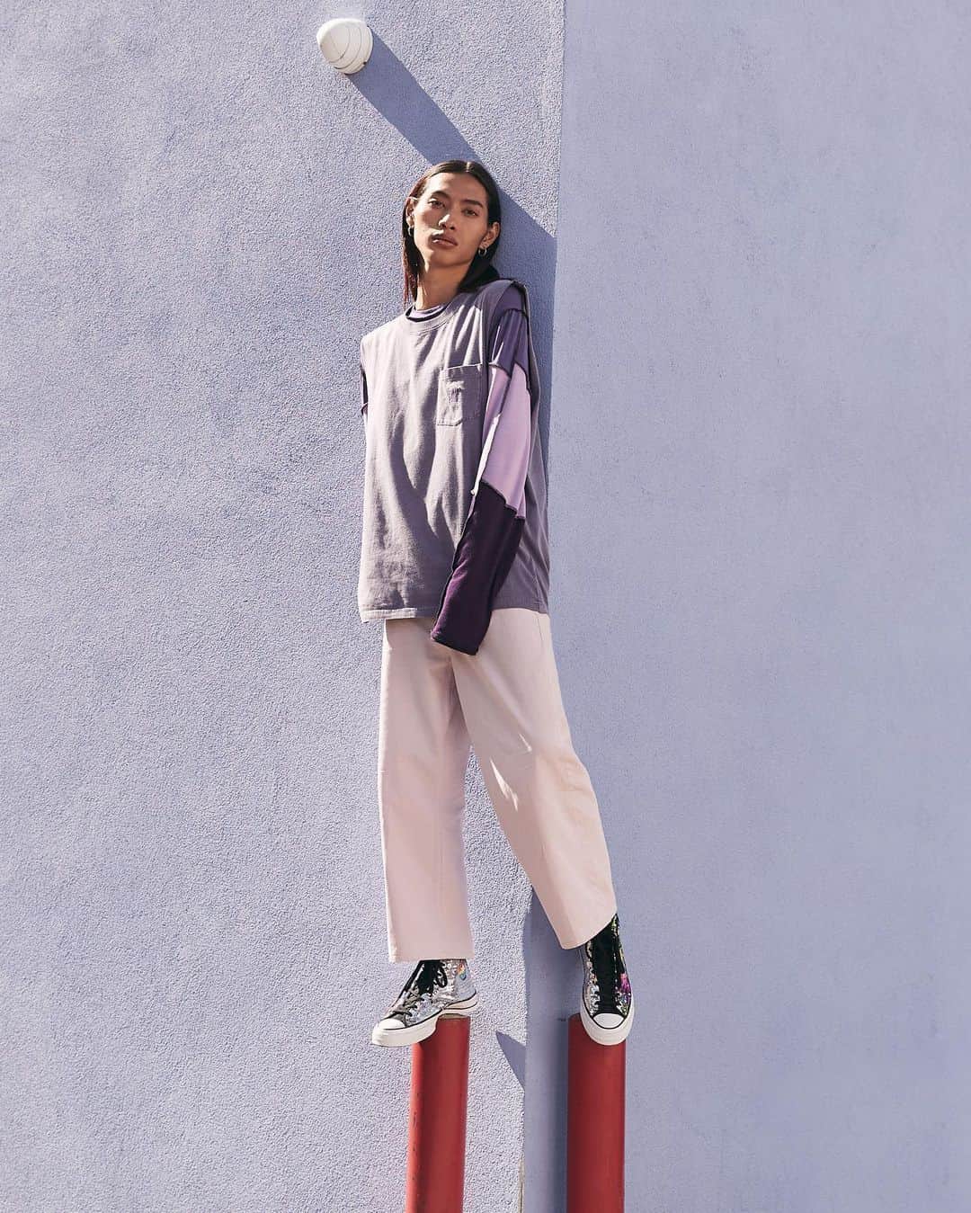 converseさんのインスタグラム写真 - (converseInstagram)「Patipan, a fashion and design student from Bangkok, Thailand refuses to be defined. “We can decide who we want to be.” ⁣ ⁣ As a non-binary individual who goes by both feminine and masculine pronouns, Patipan is fully embracing that agency. That’s why the 23-year-old identifies most with purple from the More Color, More Pride Flag.⁣ ⁣ “Purple is a color that you can’t differentiate if it’s a warm or cool color. It’s like me.”⁣ ⁣ See how Patipan is celebrating their true identity and working to promote LBGTQIA+ equality this Pride in our stories. #ConversePride」6月25日 23時56分 - converse