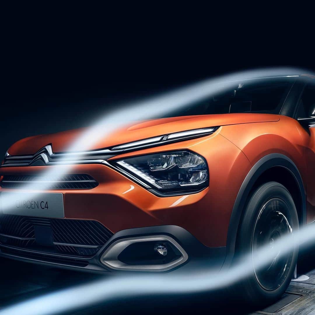 Citroënのインスタグラム：「New Citroën C4, a new lighting signature inherited from the CXperience Concept. World Premiere June 30th. Stay connected 📆 #New #Citroen #Car #Orange #Comfort #Elegance #Design #Fashion #Light #Style #Instacar #Carsofinstagram #Auto」