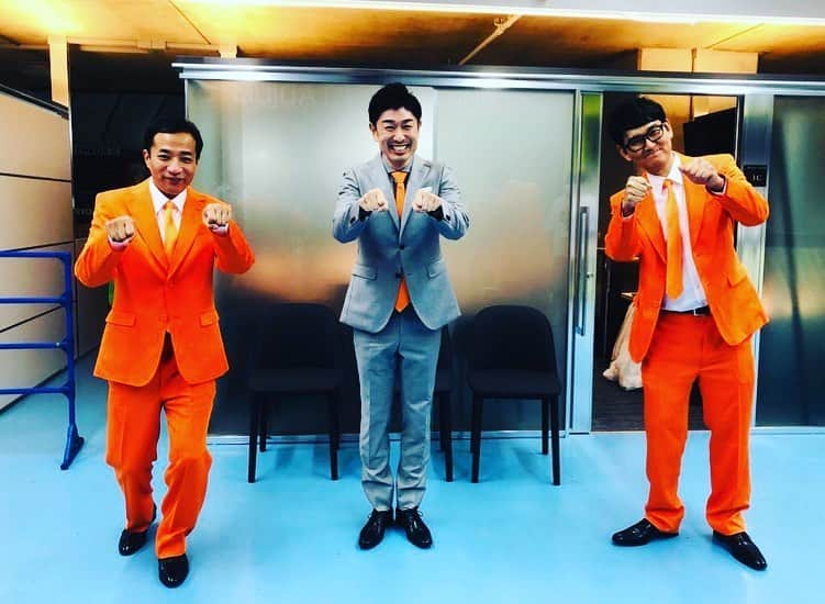 高橋大輔さんのインスタグラム写真 - (高橋大輔Instagram)「ジャイアンツレディオ、初回放送聴いていただきありがとうございました！  ナイツのお2人とワイワイと時に真面目にやらせていただきました！  楽しかった〜  呂明賜トーク（笑）  Twitterでのメッセージもありがとうございました！  明日はエースに期待です！！ #giantsradio #ジャイアンツ #ジャイアンツレディオ #ナイツ さん #読売ジャイアンツ　#東京ドーム　#ジャイアンツ応援MC #スタジアムDJ #髙橋大輔　#高橋大輔　#プロ野球」6月26日 0時13分 - daisuke_72