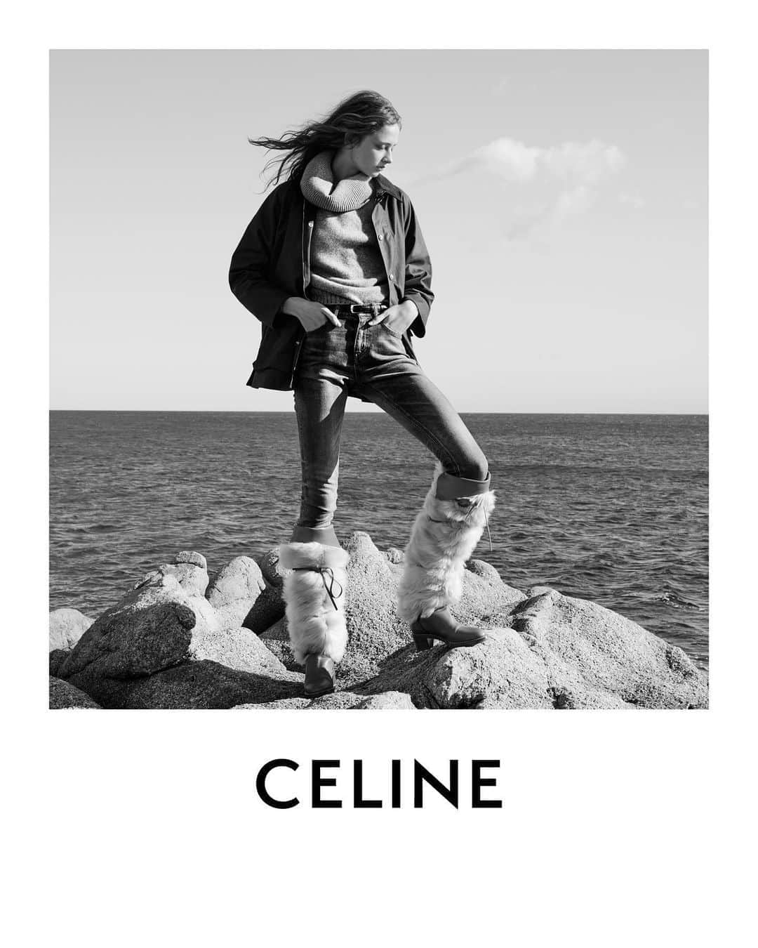 Celineさんのインスタグラム写真 - (CelineInstagram)「CELINE WINTER 20 PART 1  ANNA FRANCESCA PHOTOGRAPHED BY @HEDISLIMANE IN SAINT-TROPEZ IN NOVEMBER 2019  CELINE SHEEPSKIN BOOTS COLLECTION AVAILABLE IN STORE AND AT CELINE.COM JULY 2020  #CELINEBYHEDISLIMANE」6月26日 0時21分 - celine