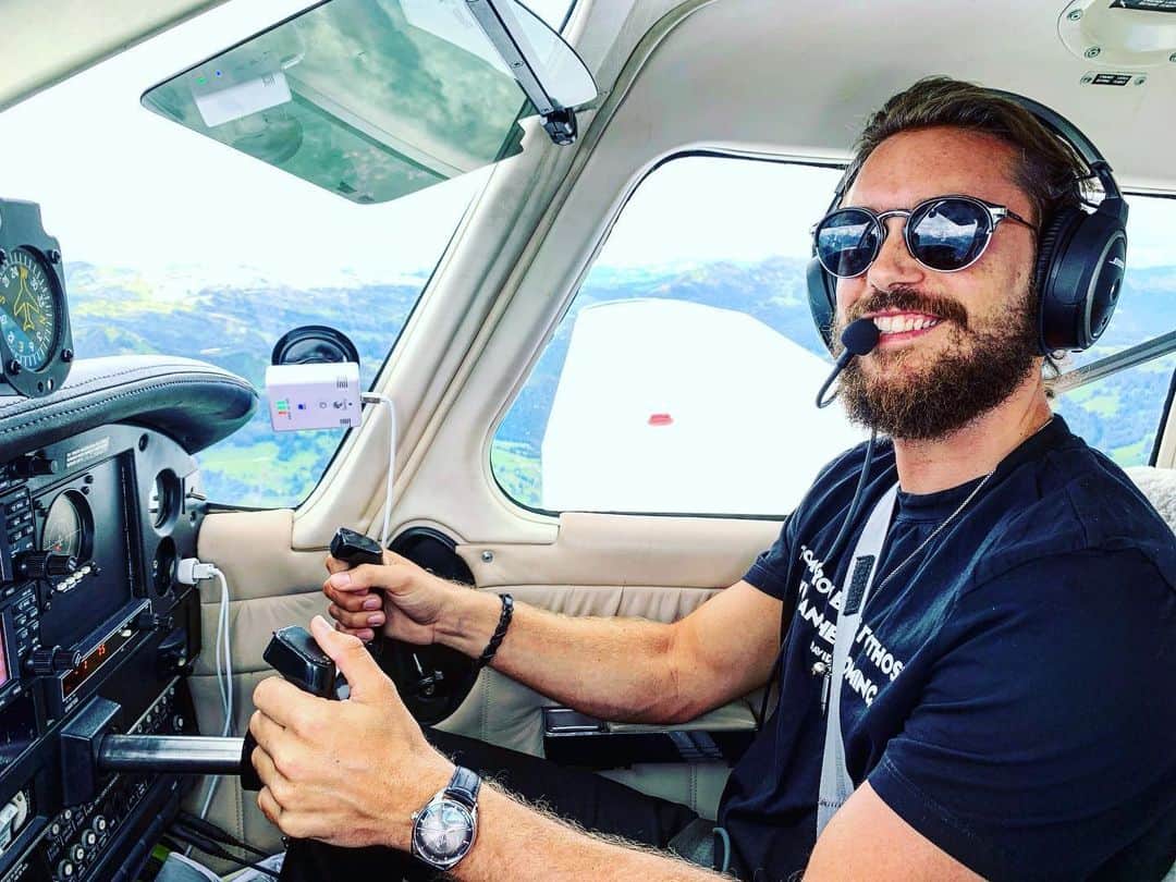 Bastian Bakerさんのインスタグラム写真 - (Bastian BakerInstagram)「Thanks for the ride @tomluthi and @adrianbretscher!! So fun to experience the feeling of flying 😍😍」6月26日 0時42分 - bastianbaker