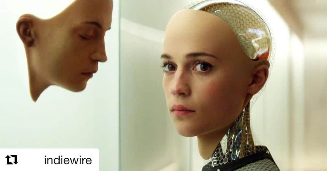 ジェニファー・エスポジートのインスタグラム：「Now we are replacing women full stop. Are we witnessing what’s happening here everyone?  The powers that be are NOT giving up their seats willingly. Why use a women when you can use a robot. They don’t have an opinion, or cost anything.  Be afraid, be very afraid.  #Repost @indiewire with @get_repost ・・・ What if #ExMachina starred a real artificially intelligent robot as Ava instead of Alicia Vikander? Moviegoers are about to find out, sort of. A new $70 million science-fiction film is set to star the A.I. robot Erica in the leading role – read all about it at the link in our bio. Thoughts?⁠ ––⁠ #aliciavikander #ai #artificialintelligence #film」