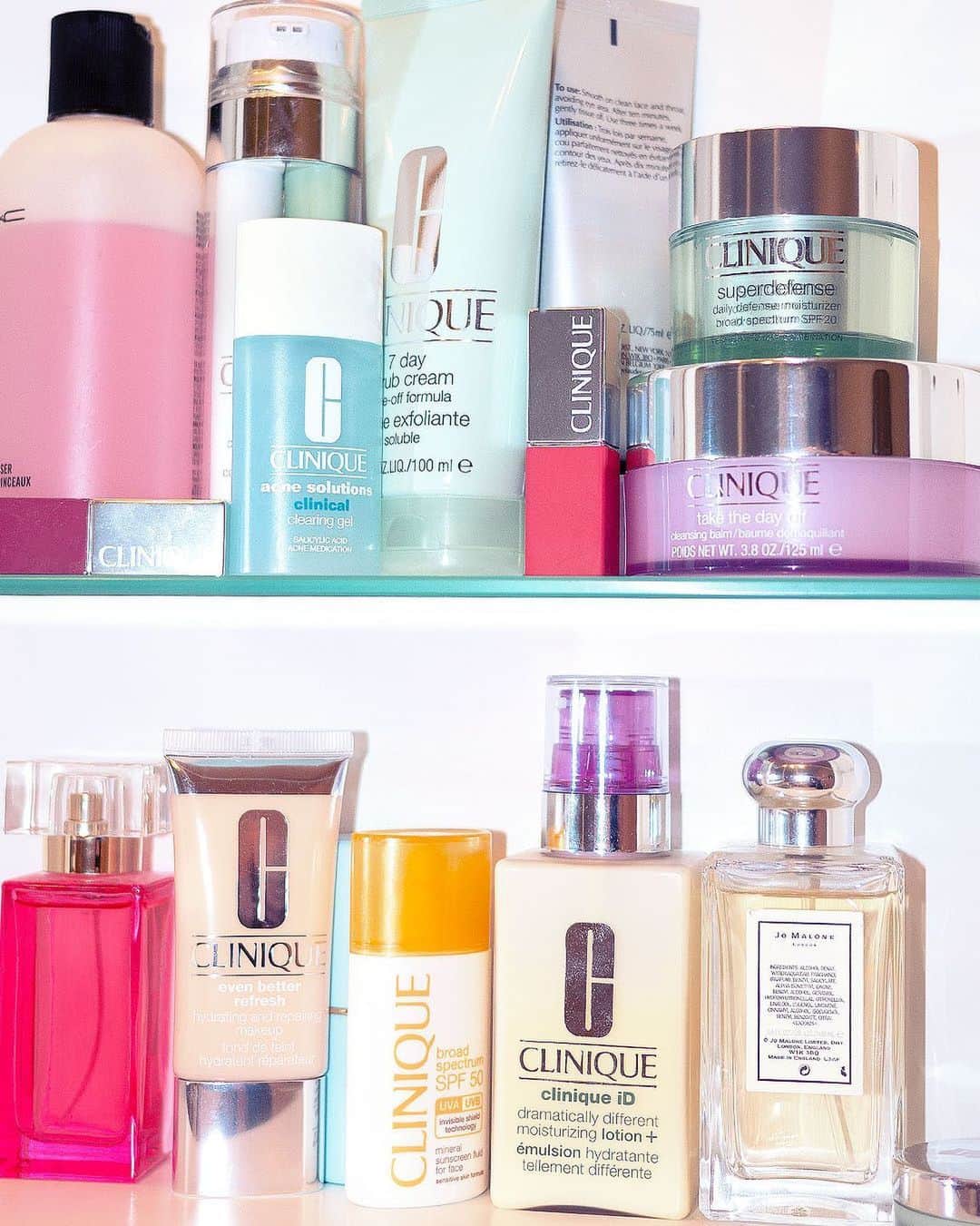 クリニークさんのインスタグラム写真 - (クリニークInstagram)「Shelfie goals 😍 Can you spot any of your favorites?  #Clinique #beauty #skincare #makeup #parabenfree #fragrancefree #happyskin」6月26日 1時06分 - clinique