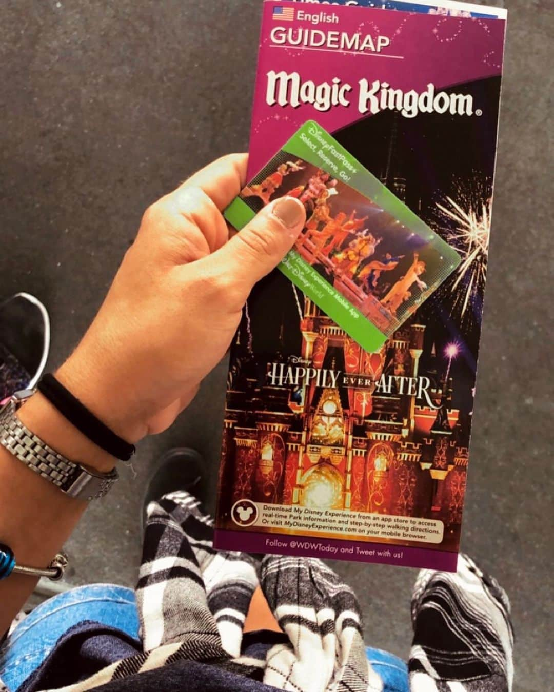 ガブリエル・モラエスさんのインスタグラム写真 - (ガブリエル・モラエスInstagram)「#TBT do Disney Magic Kingdom! 🏰 Mais um sonho que só pude realizar graças ao esporte! Muito grata a todas as oportunidades que a GR me deu ❤️ . . . .  #disney #magickingdom #waltdisneyworld #orlando #florida #disneyworld」6月26日 1時16分 - gabixmoraes