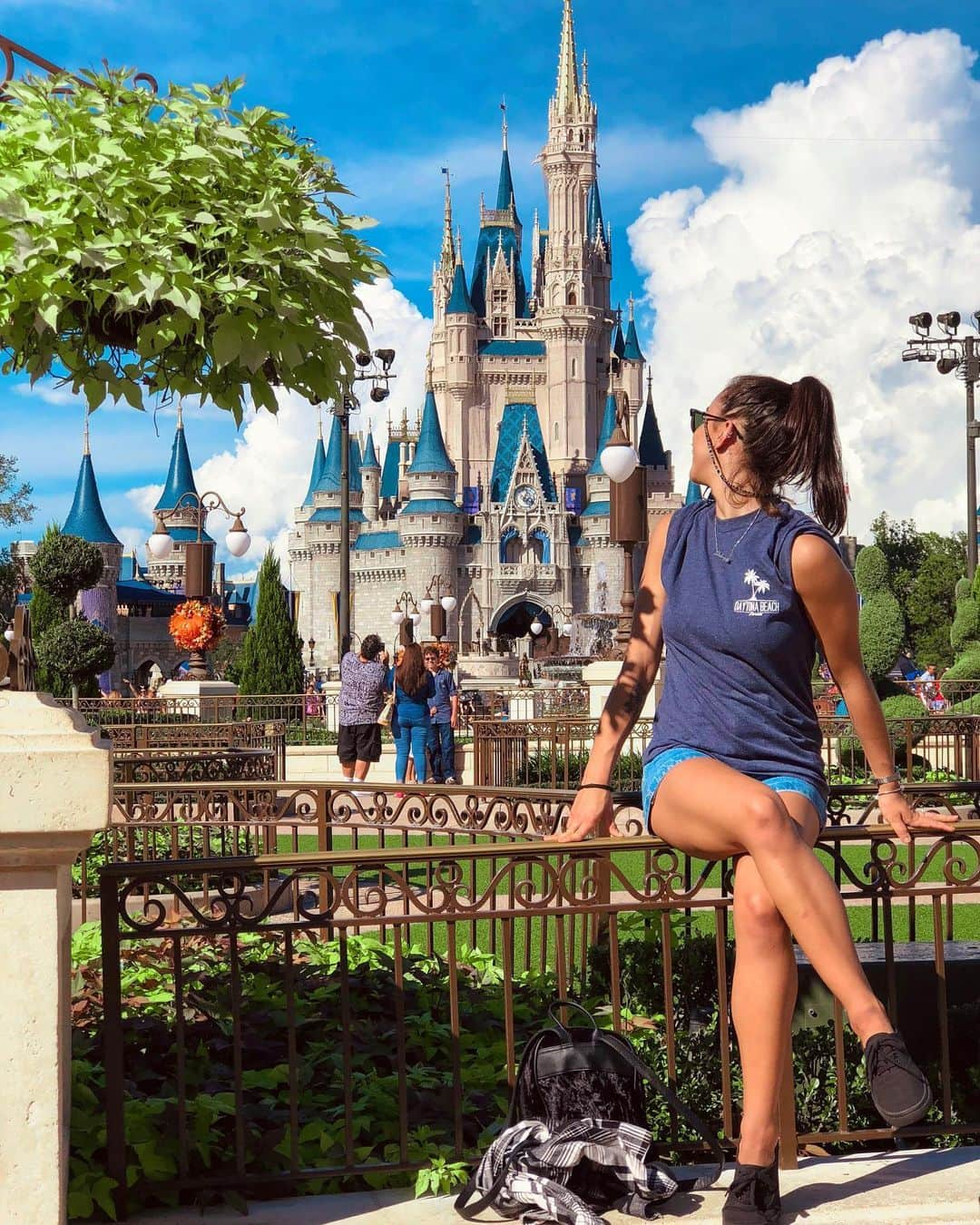 ガブリエル・モラエスさんのインスタグラム写真 - (ガブリエル・モラエスInstagram)「#TBT do Disney Magic Kingdom! 🏰 Mais um sonho que só pude realizar graças ao esporte! Muito grata a todas as oportunidades que a GR me deu ❤️ . . . .  #disney #magickingdom #waltdisneyworld #orlando #florida #disneyworld」6月26日 1時16分 - gabixmoraes