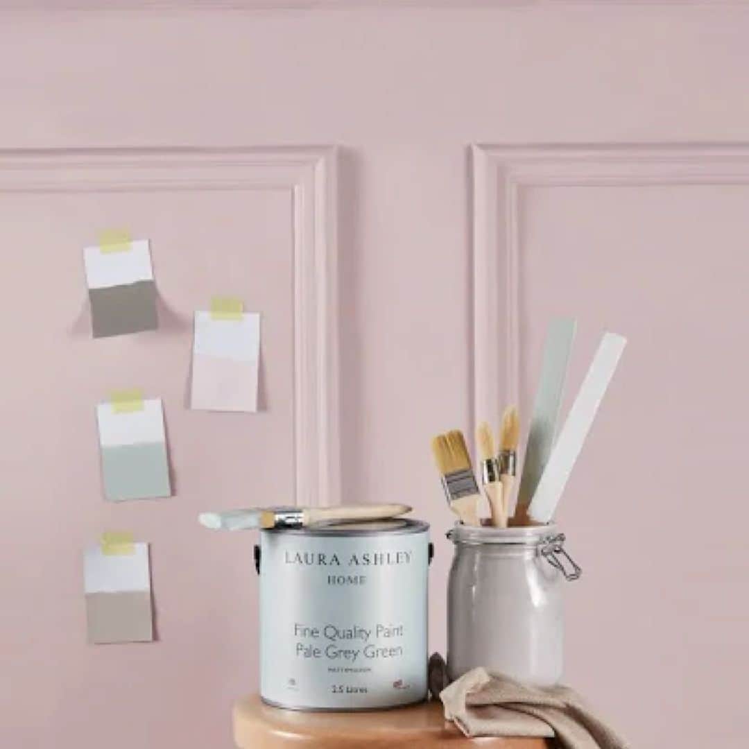 ローラアシュレイのインスタグラム：「There's nothing a lick of paint can't fix! Now enjoy 25% off the whole Laura Ashley paint range.」