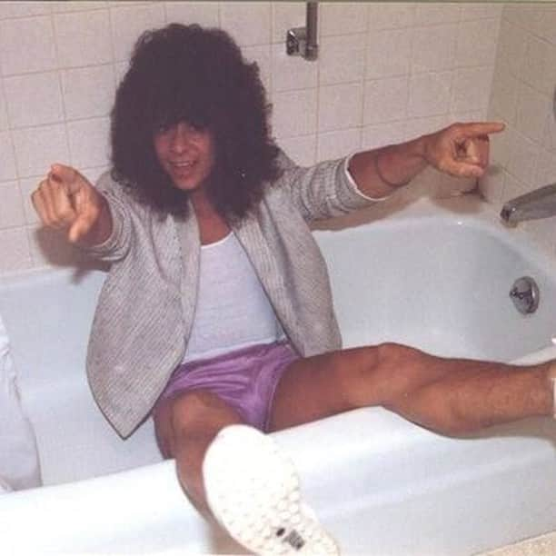 Queensrycheさんのインスタグラム写真 - (QueensrycheInstagram)「#tbt🔙📸 - We can't remember why, but Ed Bass is sitting in a tub wearing purple, short, shorts - with a blazer (photo credit Jenny Raisler) #queensryche #throwbackthursday #eddiejackson #edbass #onetake #backintheday #soyoung #rubadubdub #inatub #cantbeunseen #purpleshorts #stylinginspiration #nicehair #aquanet #smiles #memories #alwaysfunwithedbass #prankster #shortshorts #sightsthatcantbeunseen #instyle #fashionstatements」6月26日 2時41分 - queensrycheofficial