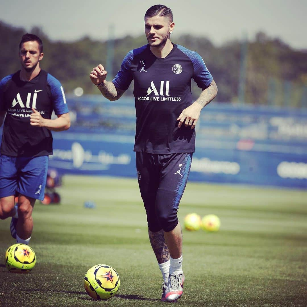 マウロ・イカルディさんのインスタグラム写真 - (マウロ・イカルディInstagram)「⚽️❤️💙 @psg」6月26日 2時54分 - mauroicardi