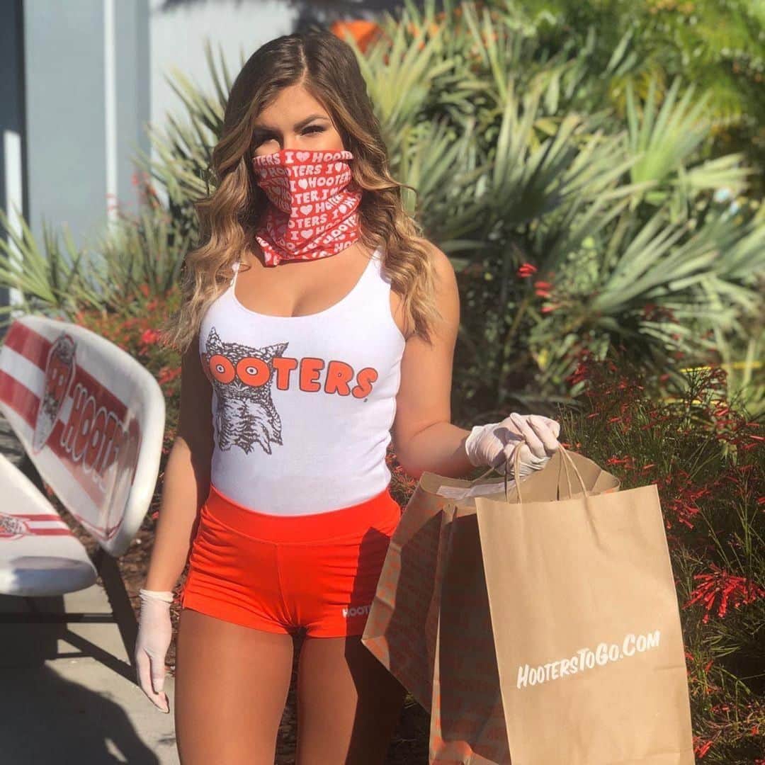Hootersさんのインスタグラム写真 - (HootersInstagram)「How about some wings? We think yes.  Use code TAKE20 to get 20% off your order of $30+ & free delivery on HootersToGo.com or our app. It’s time to chow! *Valid at participating locations only. Cannot be combined with other offers.」6月26日 2時49分 - hooters