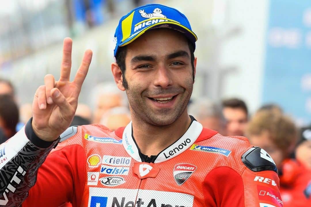 MotoGPさんのインスタグラム写真 - (MotoGPInstagram)「2020 will be the last season for @petrux9 in the @ducaticorse box, but the good memories will always remain! 🤩 #SwipeLeft ⬅️ to remember some of the sweetest moments of the Italian rider in red! 👀 #DP9 #MotoGP #Motorcycle #Racing #Motorsport」6月26日 3時13分 - motogp