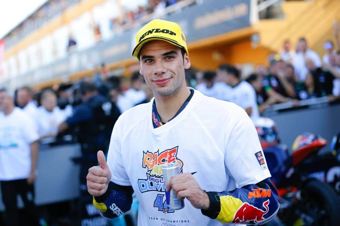 MotoGPさんのインスタグラム写真 - (MotoGPInstagram)「@migueloliveira44 will be a KTM Factory Racing rider next season! What better time to remember some of the best moments of his career, that led him to get a factory ride in MotoGP! 👀 #SwipeLeft ⬅️ #MO88 #MotoGP #Motorcycle #Racing #Motorsport」6月26日 4時01分 - motogp