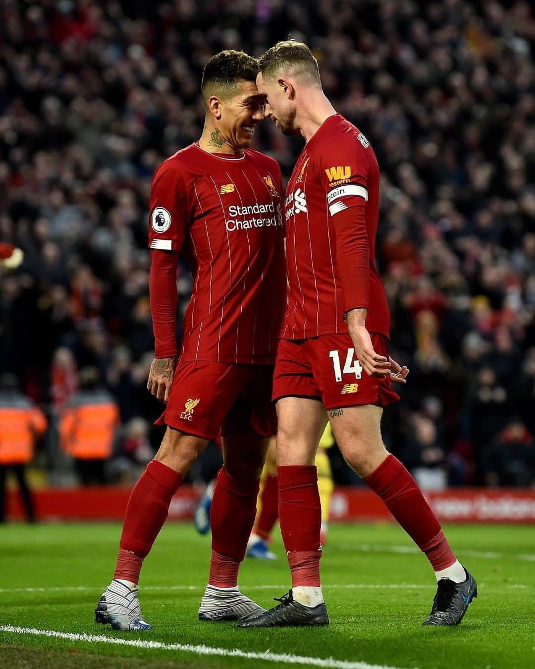 リヴァプールFCさんのインスタグラム写真 - (リヴァプールFCInstagram)「2⃣3⃣ consecutive @premierleague home wins 💫 THIS TEAM 😍 #LFC #LiverpoolFC #Liverpool #PL #PremierLeague #Anfield」6月26日 4時18分 - liverpoolfc