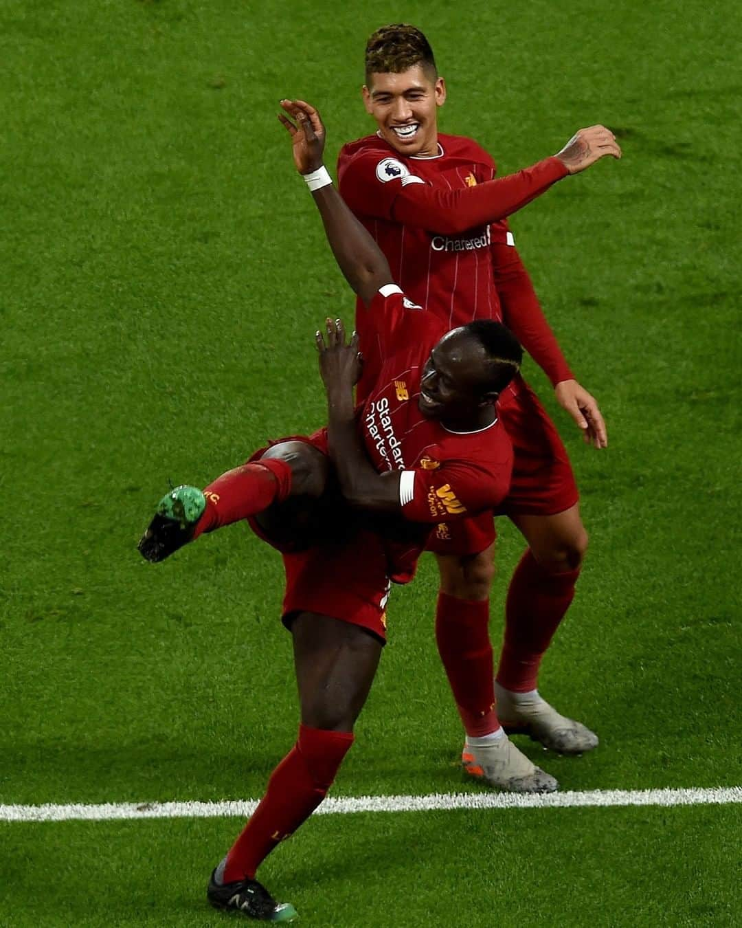 リヴァプールFCさんのインスタグラム写真 - (リヴァプールFCInstagram)「2⃣3⃣ consecutive @premierleague home wins 💫 THIS TEAM 😍 #LFC #LiverpoolFC #Liverpool #PL #PremierLeague #Anfield」6月26日 4時18分 - liverpoolfc