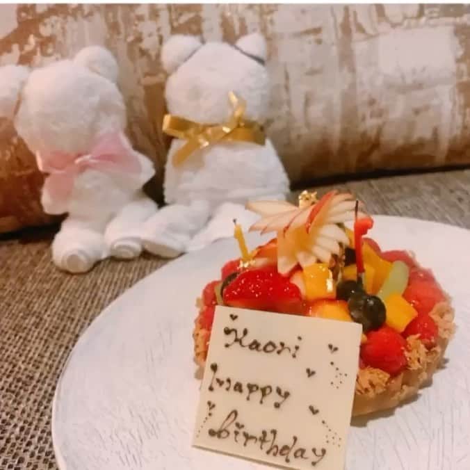 のインスタグラム：「お部屋に戻ると可愛い白鳥🦢が迎えてくれて、みんなでケーキタイム🎂✨﻿ ﻿ SがBirthday song歌ってくれた＾＾♪﻿ ﻿ 枕元には癒しの香りが🌸 ﻿ いい夢見れそう🥰﻿ ありがとう♡ ﻿ #ks_20✨ #ks_kyoto✨ #京都　#アマン　#アマン京都　#aman #amankyoto #京都旅行　#京都観光　#S⭐️_」