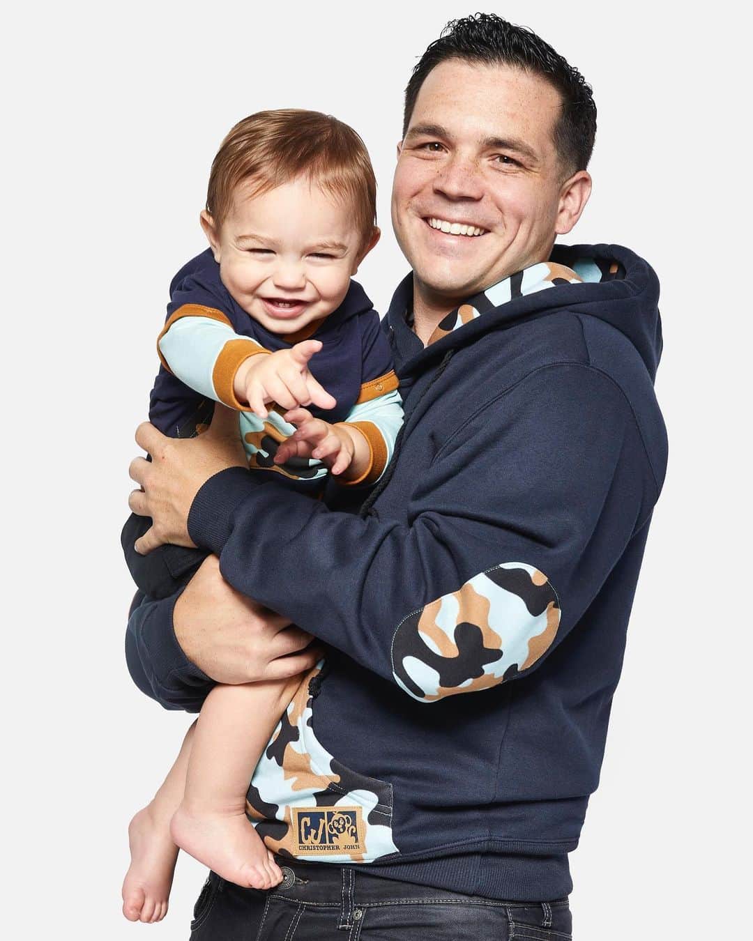 ディーナ・ニコール・コルテーゼのインスタグラム：「Daddy and Me 💙💙 @christopherjohnclothing www.christopher-John.com」