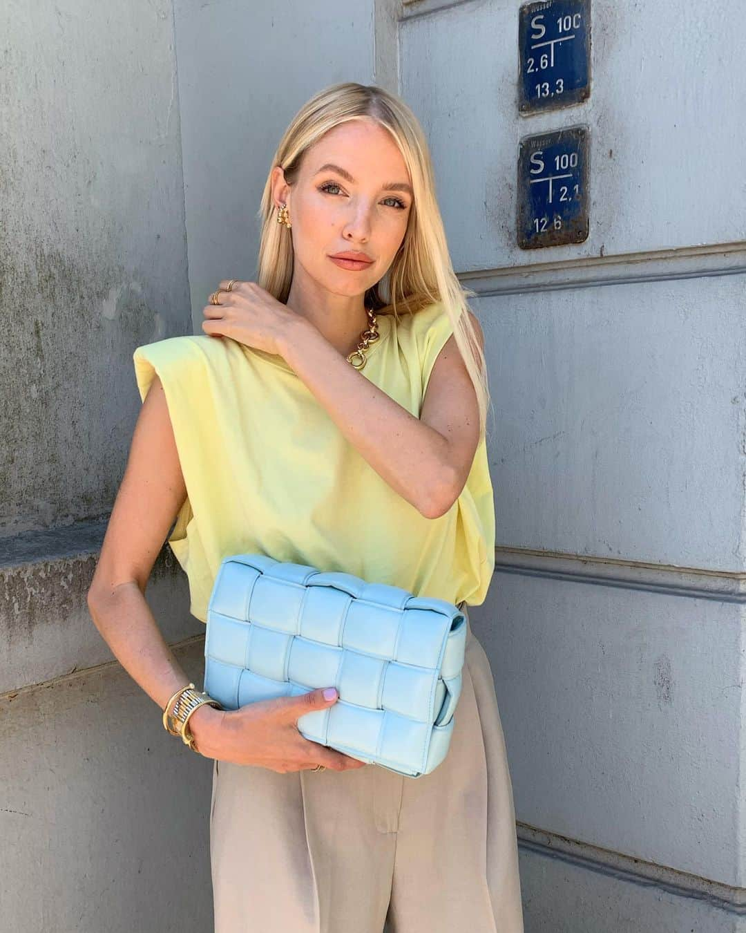 レオニー・ハンネさんのインスタグラム写真 - (レオニー・ハンネInstagram)「Sorbet colours. 🍦 Anzeige/Tag #bottegaveneta #frankiegirl」6月26日 5時02分 - leoniehanne