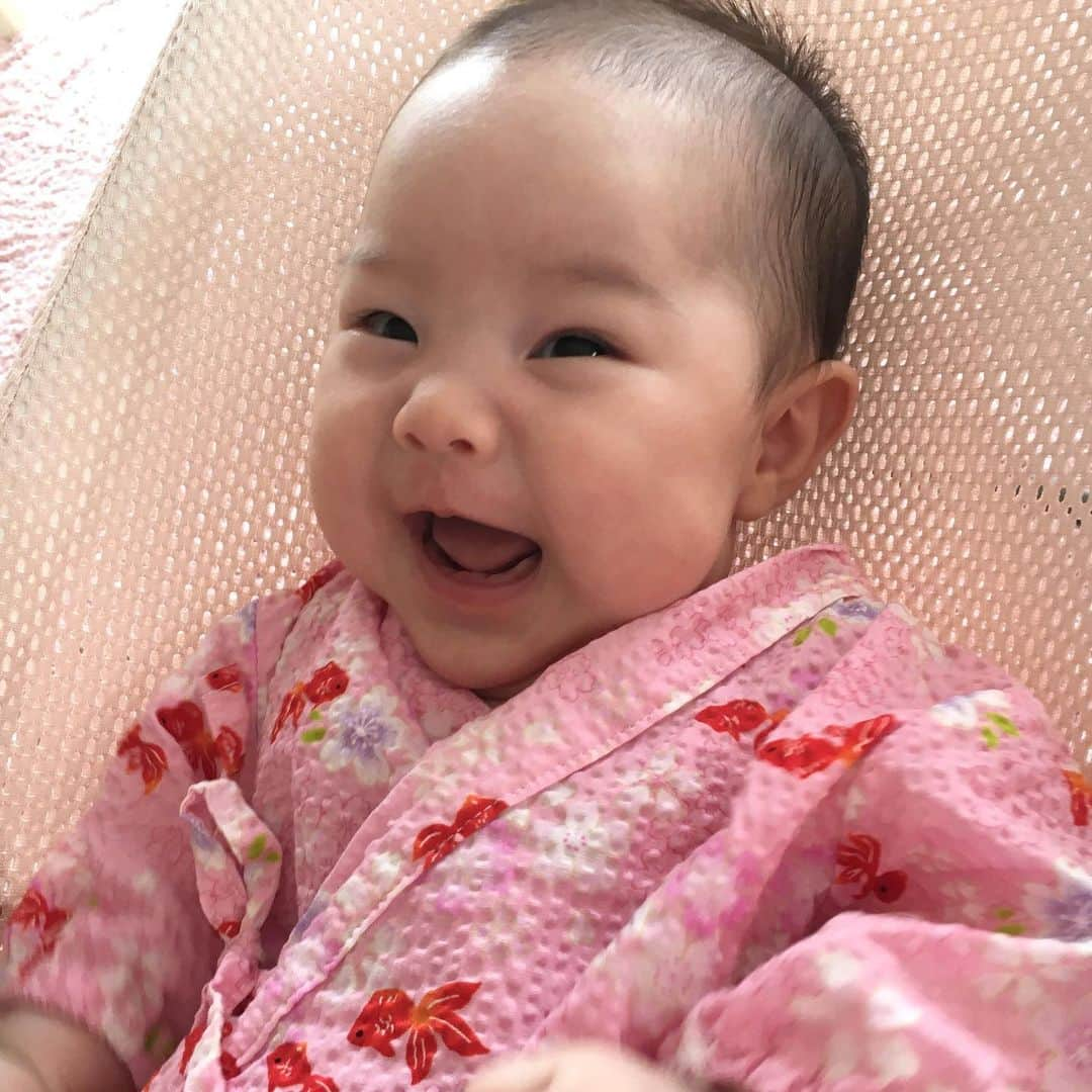 上原さくらのインスタグラム：「浴衣風ロンパースを着て10分でゲボ🤮 #浴衣　#赤ちゃん　#baby」